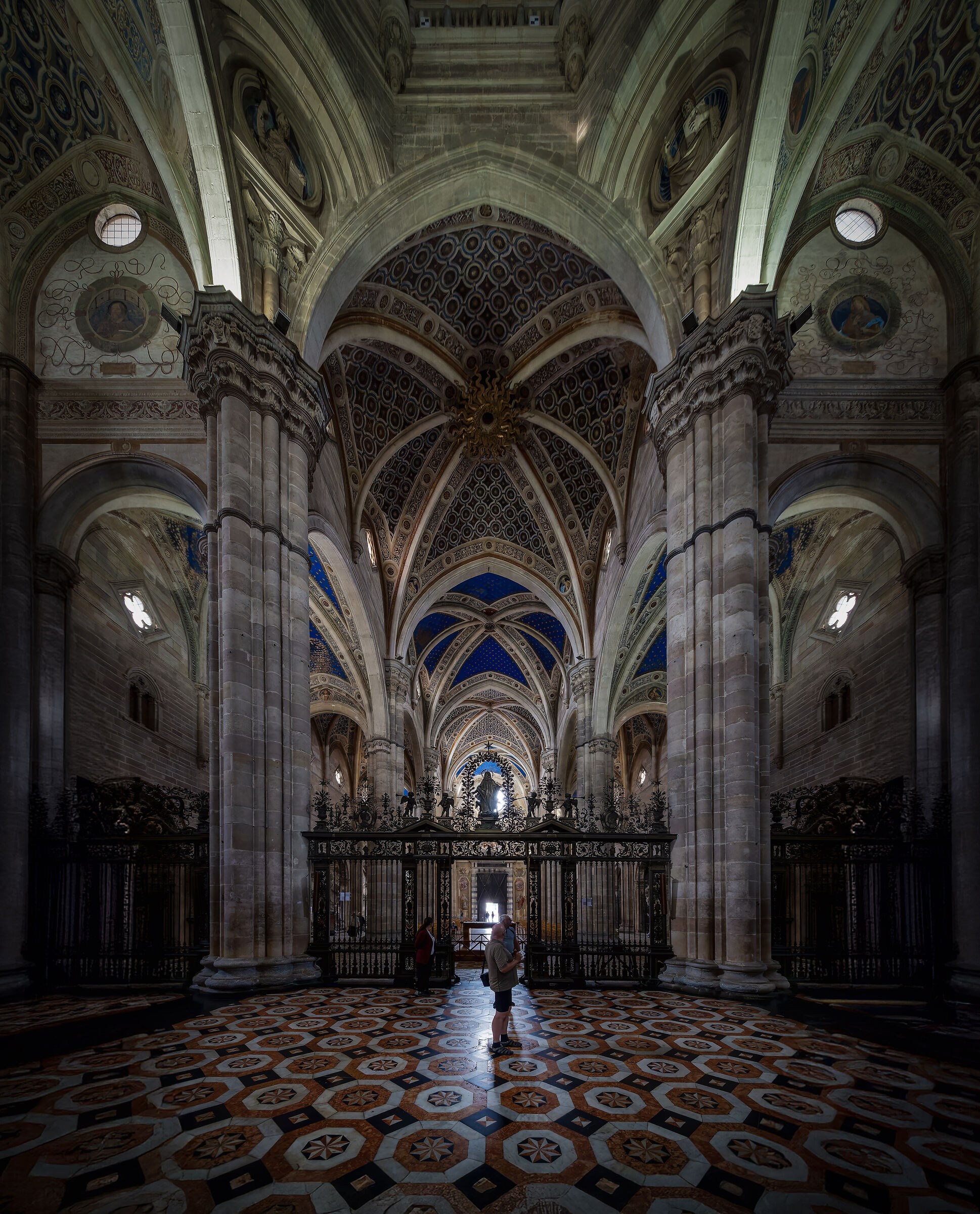 Navata centrale e navate laterali, Certosa di Pavia