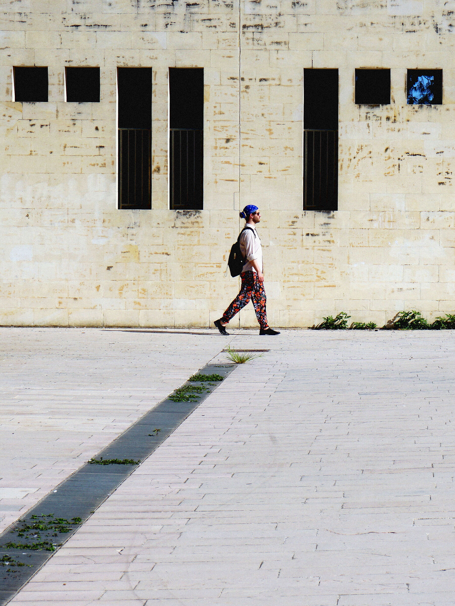 Passeggi a ritmo sincopatico