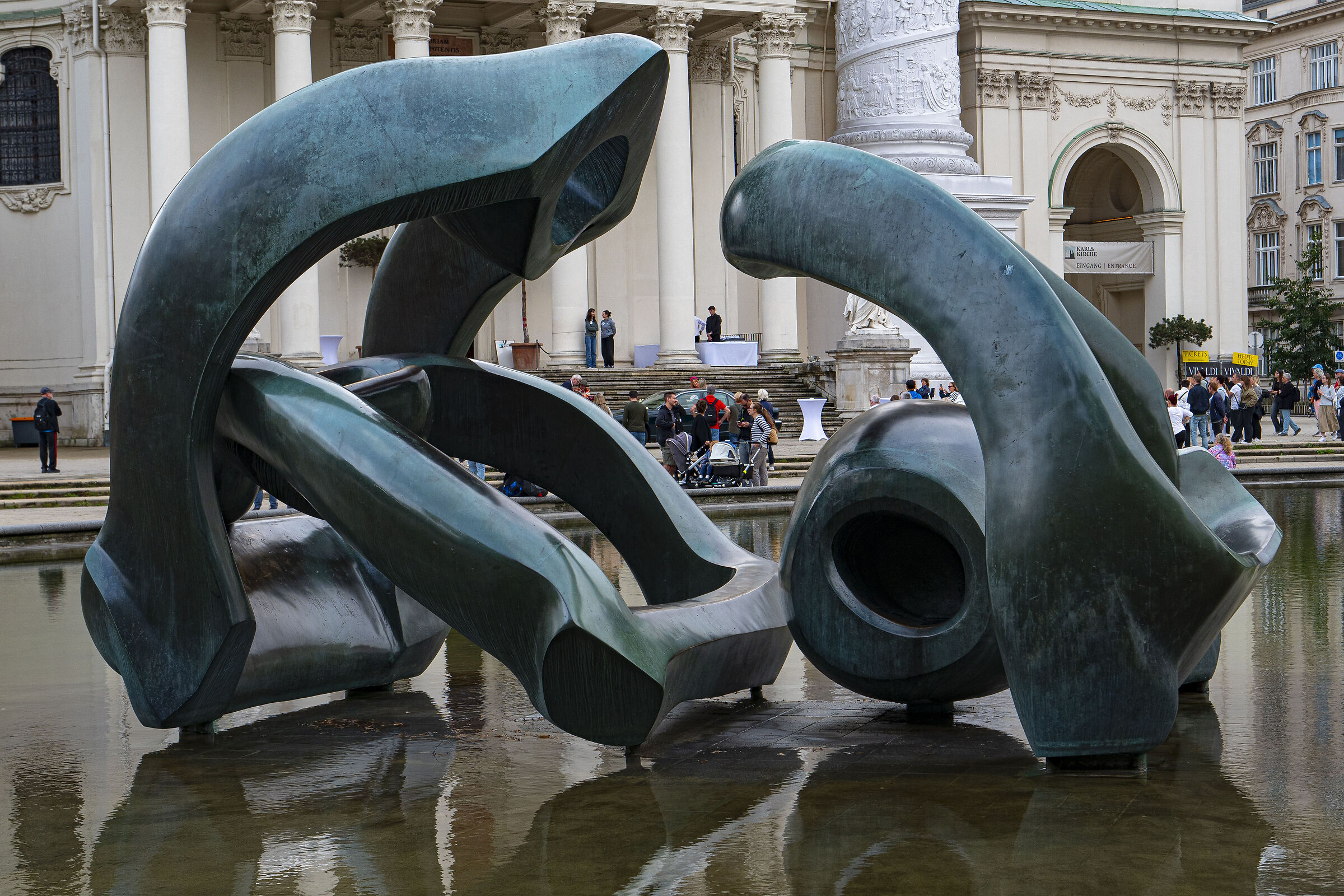 Gli Hill Arches di Henry Moore