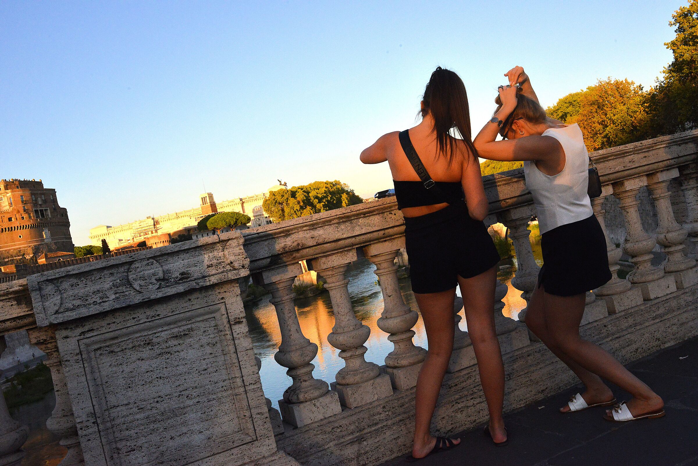 un attimo che mi aggiusto...