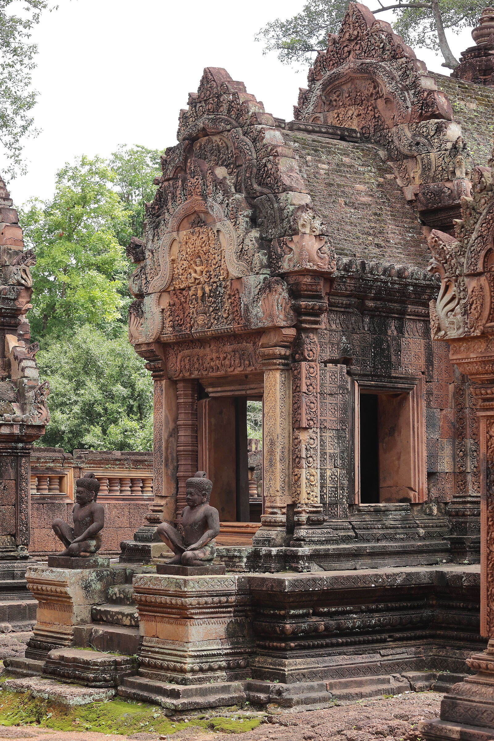 Banteay Srei Temple - Angkor Wat Cambodia