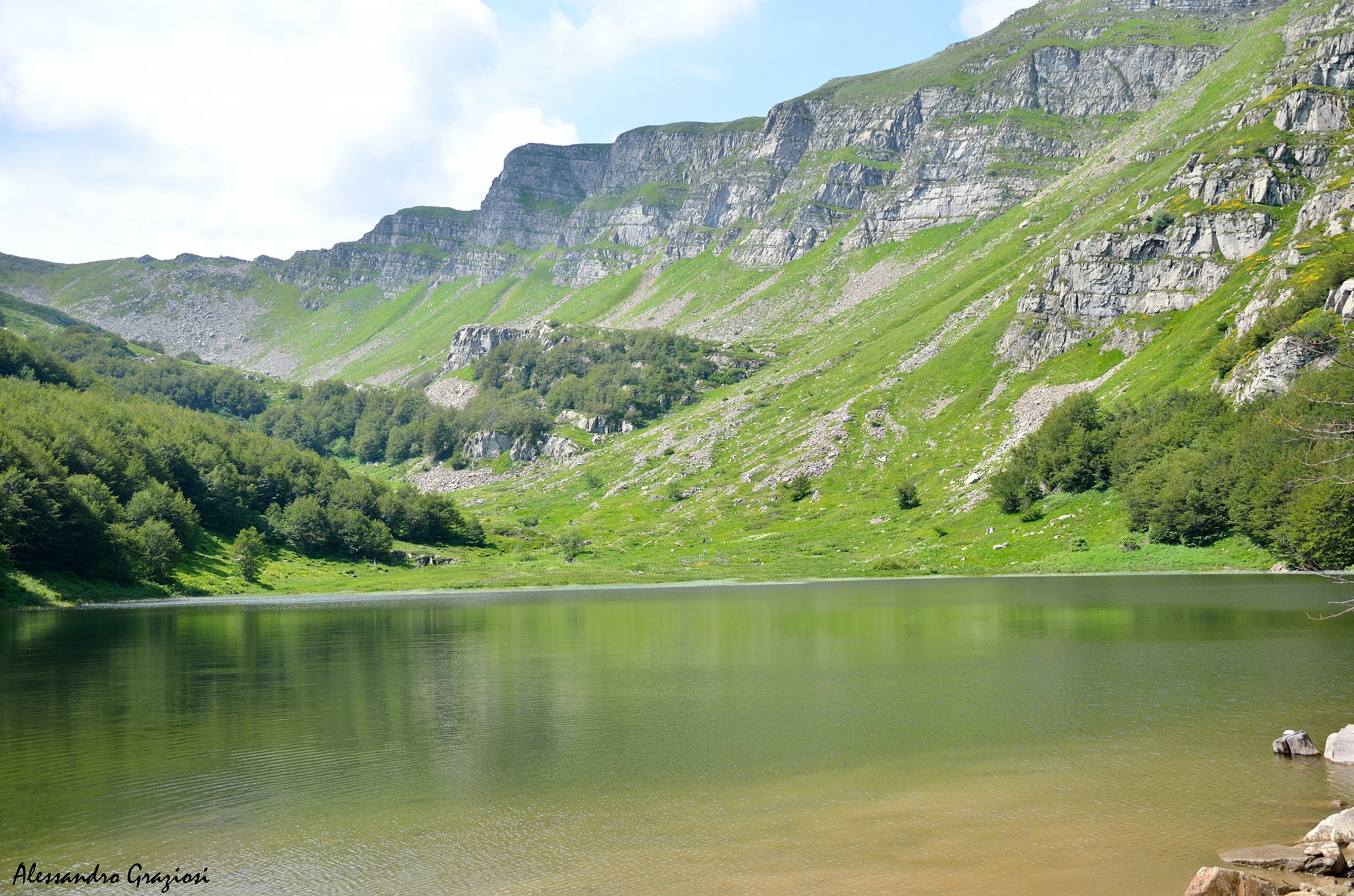Uno scorcio del lago Baccio (appennino modenese)