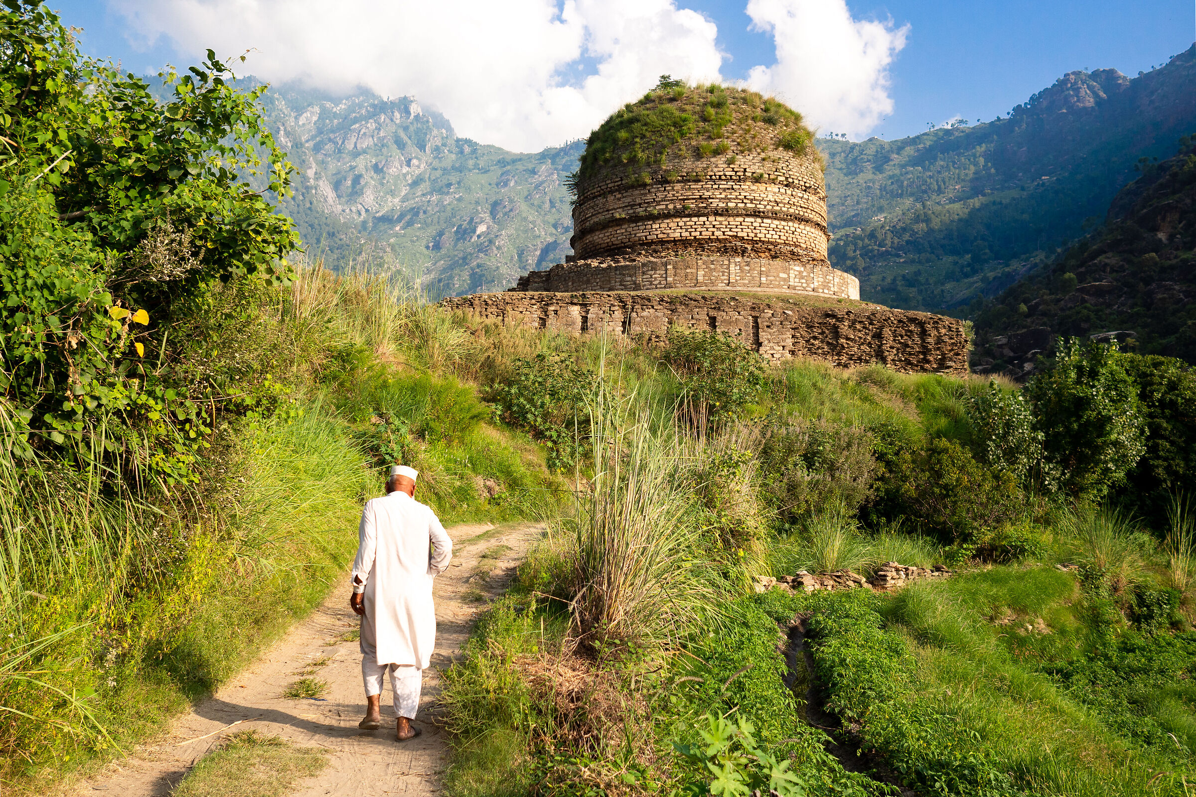 Amluk-Dara stupa - Swat valley