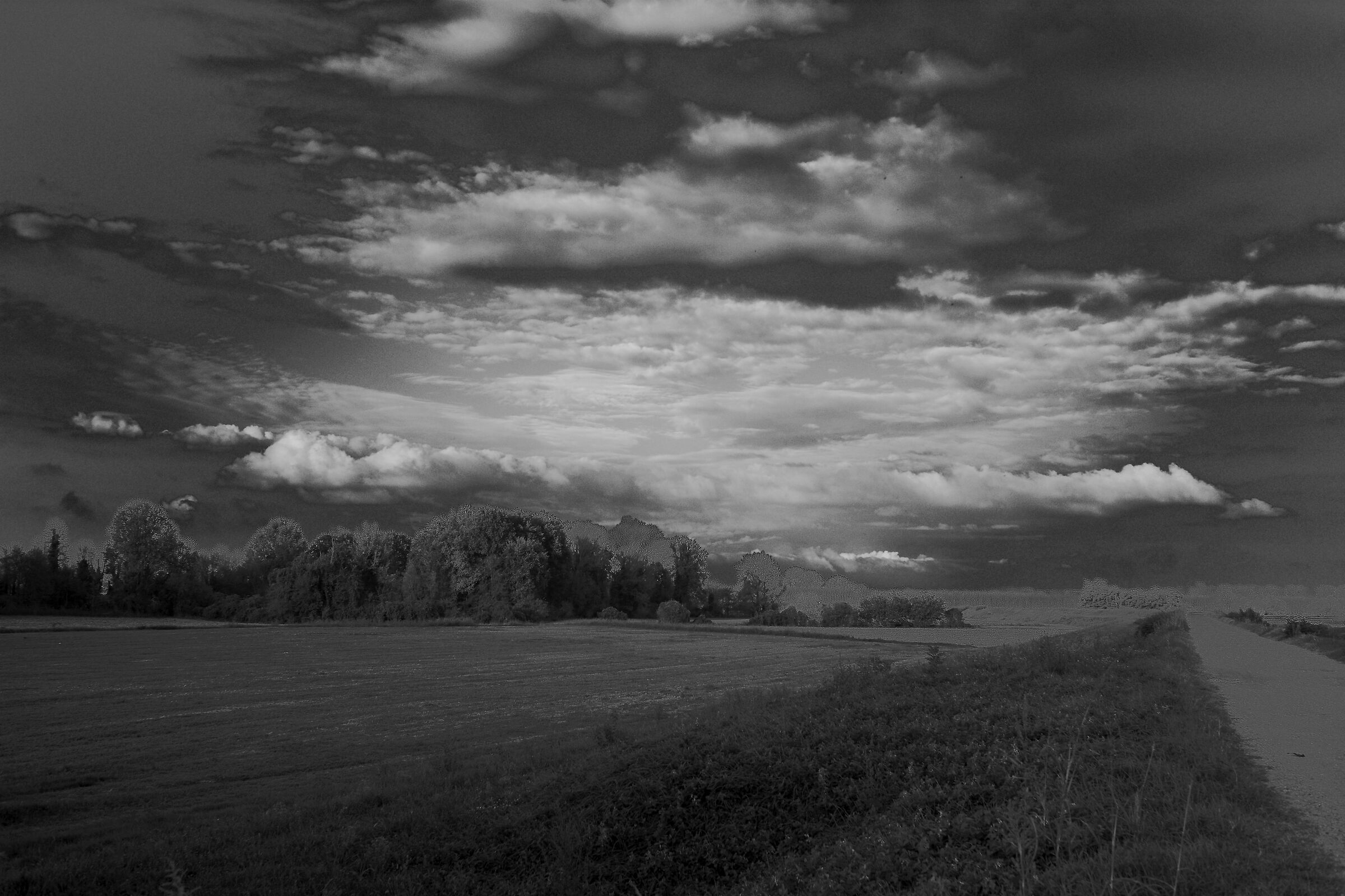 Sull'argine tra le nuvole