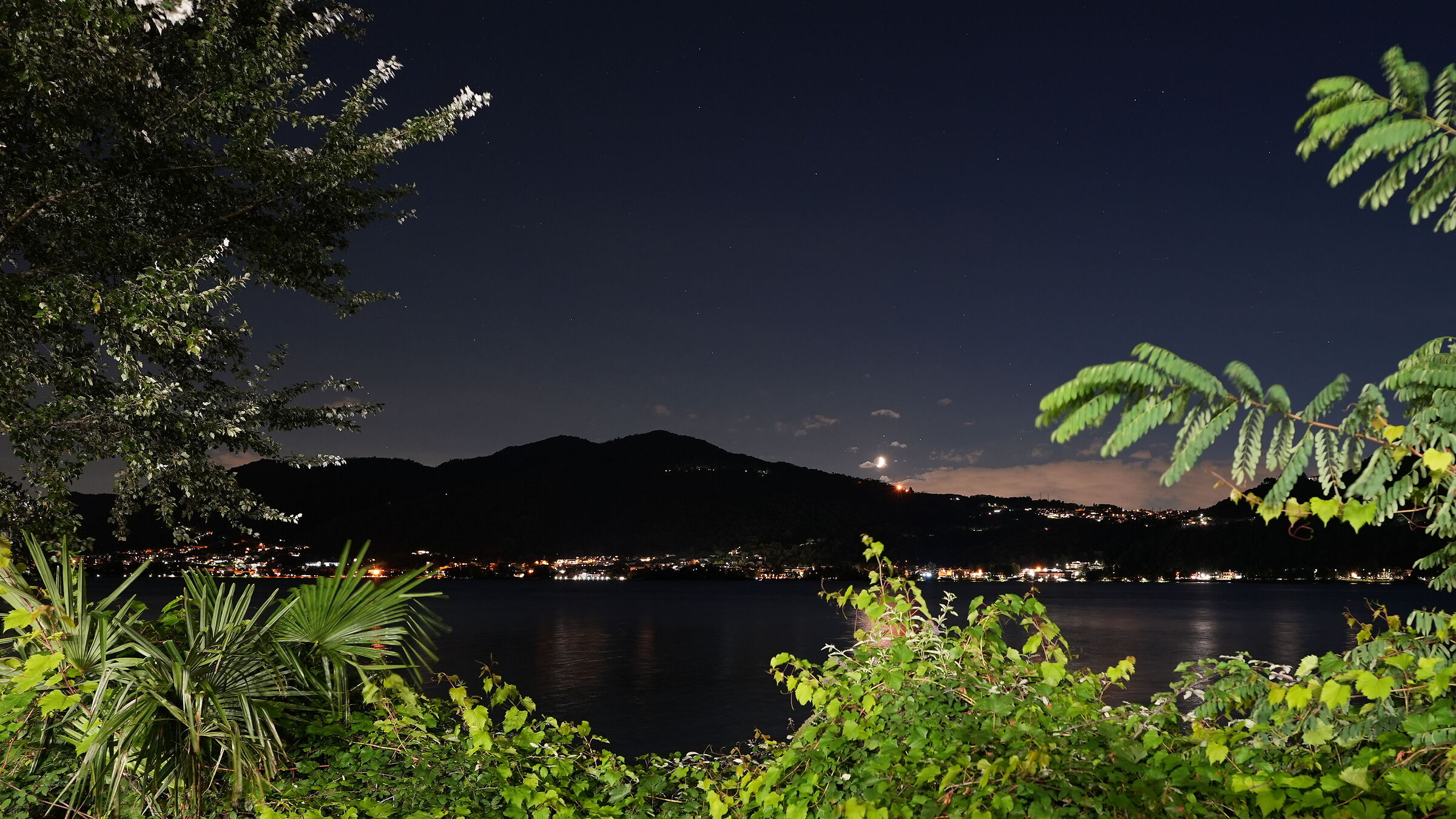 Night on Lake Garlate 2
