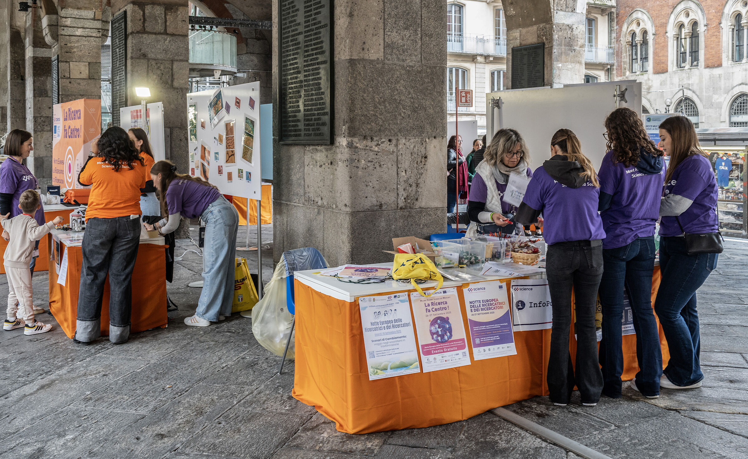 Event "Research hits the bull's eye" in the Loggia dei Merca...