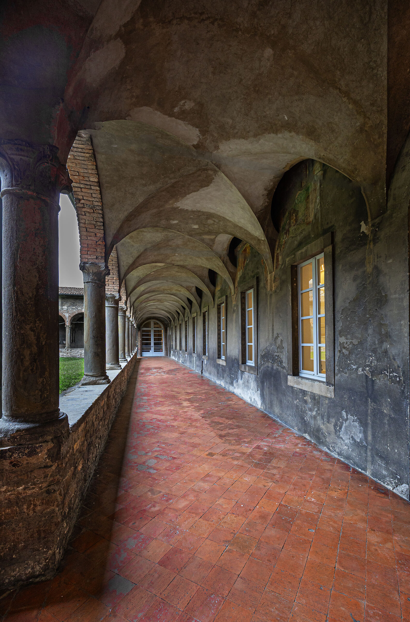 Architettura di un chiostro - punti di vista