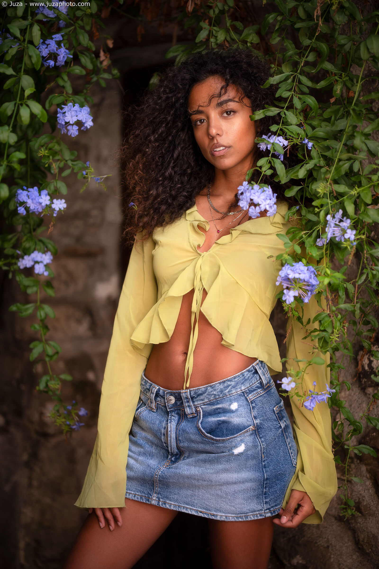 Miriam Nan - Tra i fiori a Dolceacqua