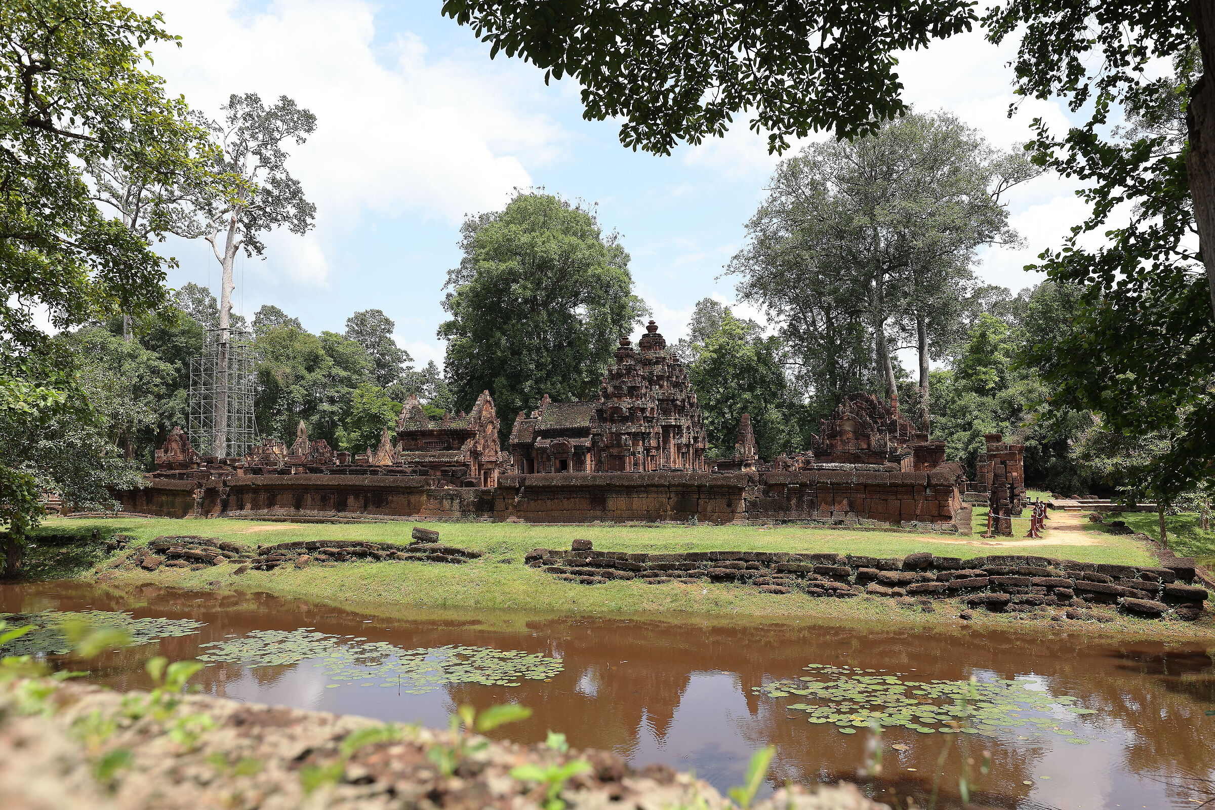 Exterior view of Banteay Srei