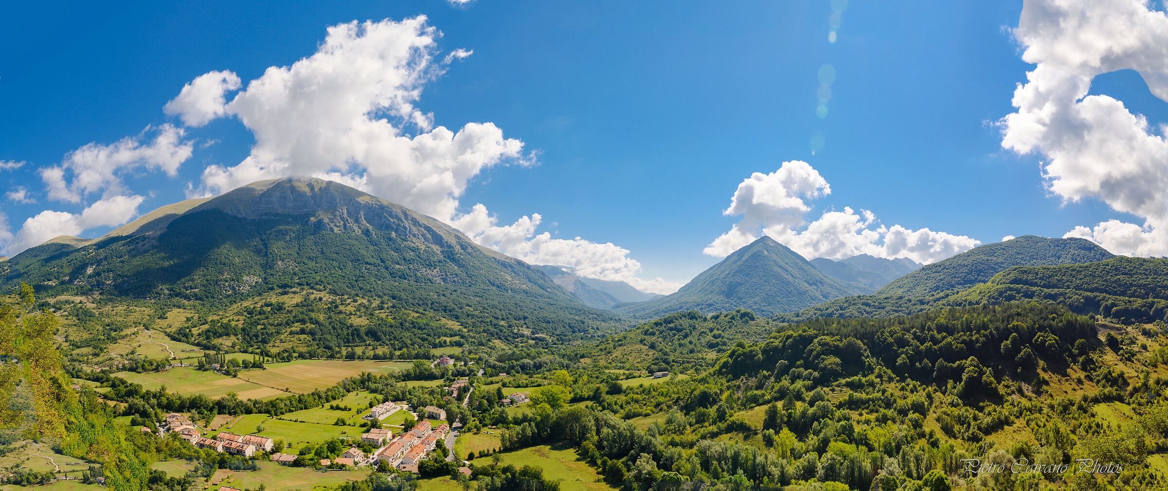 Panoramica sul Monte Marsicano e la Val Fondillo (Aq)