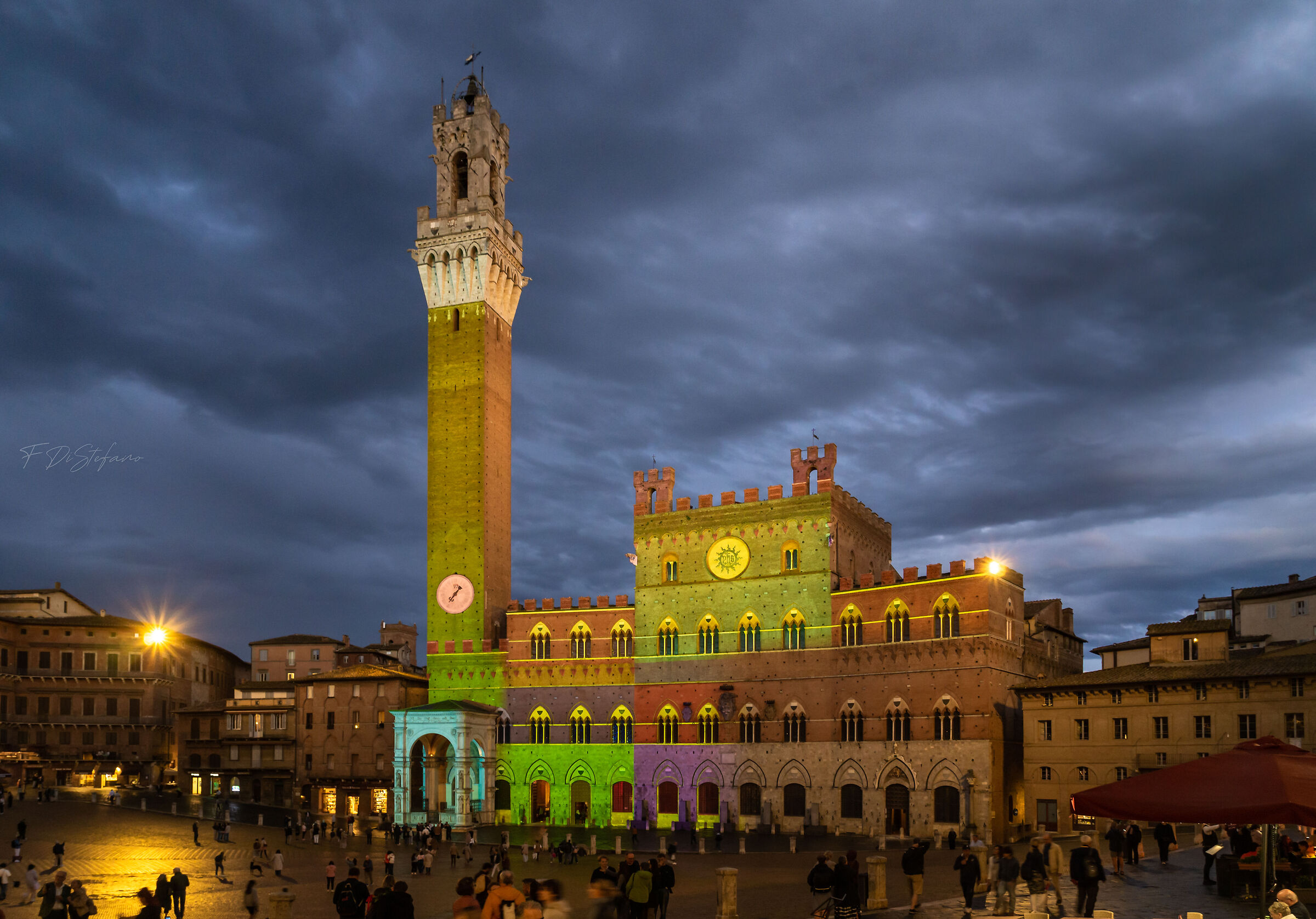 Show in Piazza del Campo