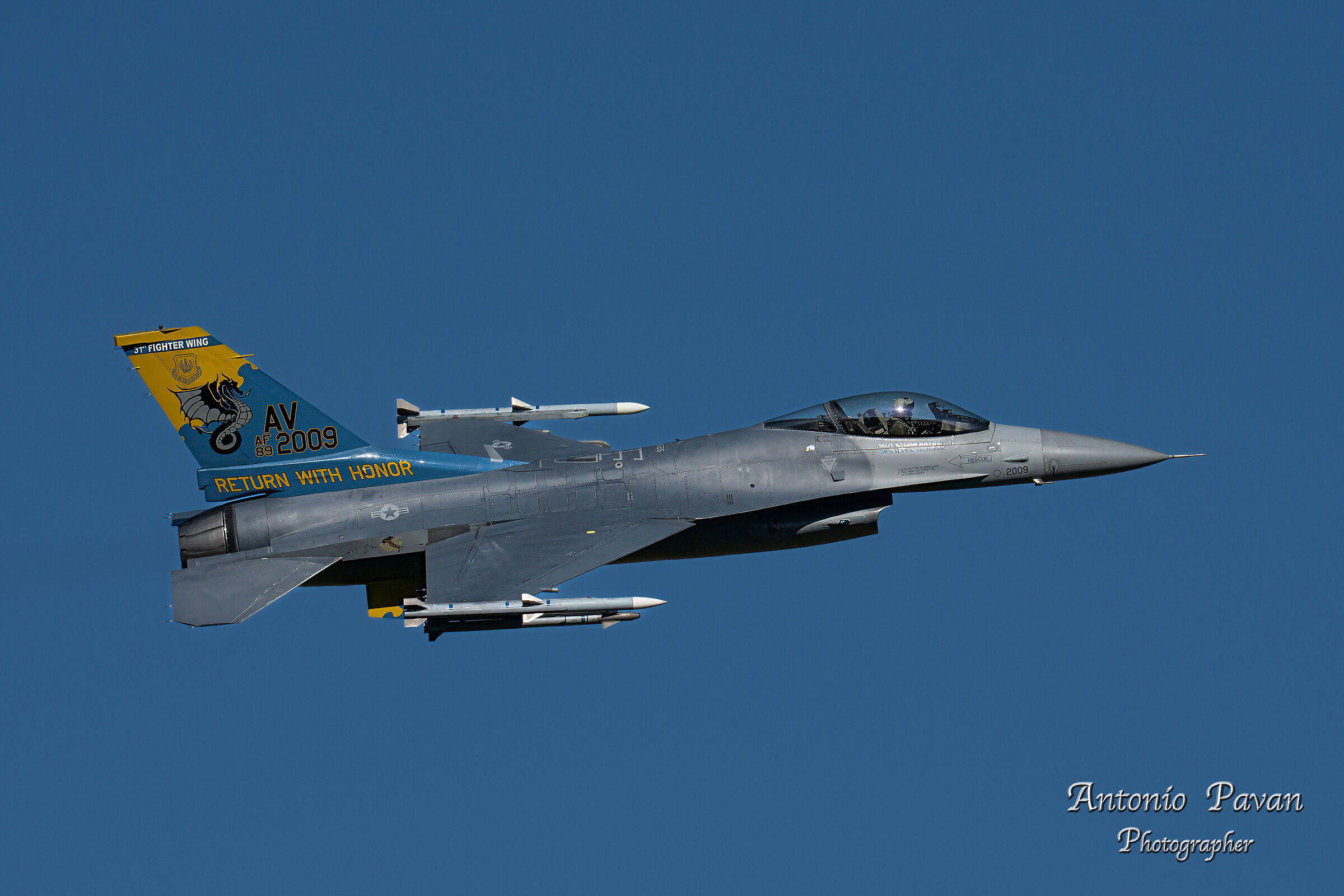 F16 AVIANO