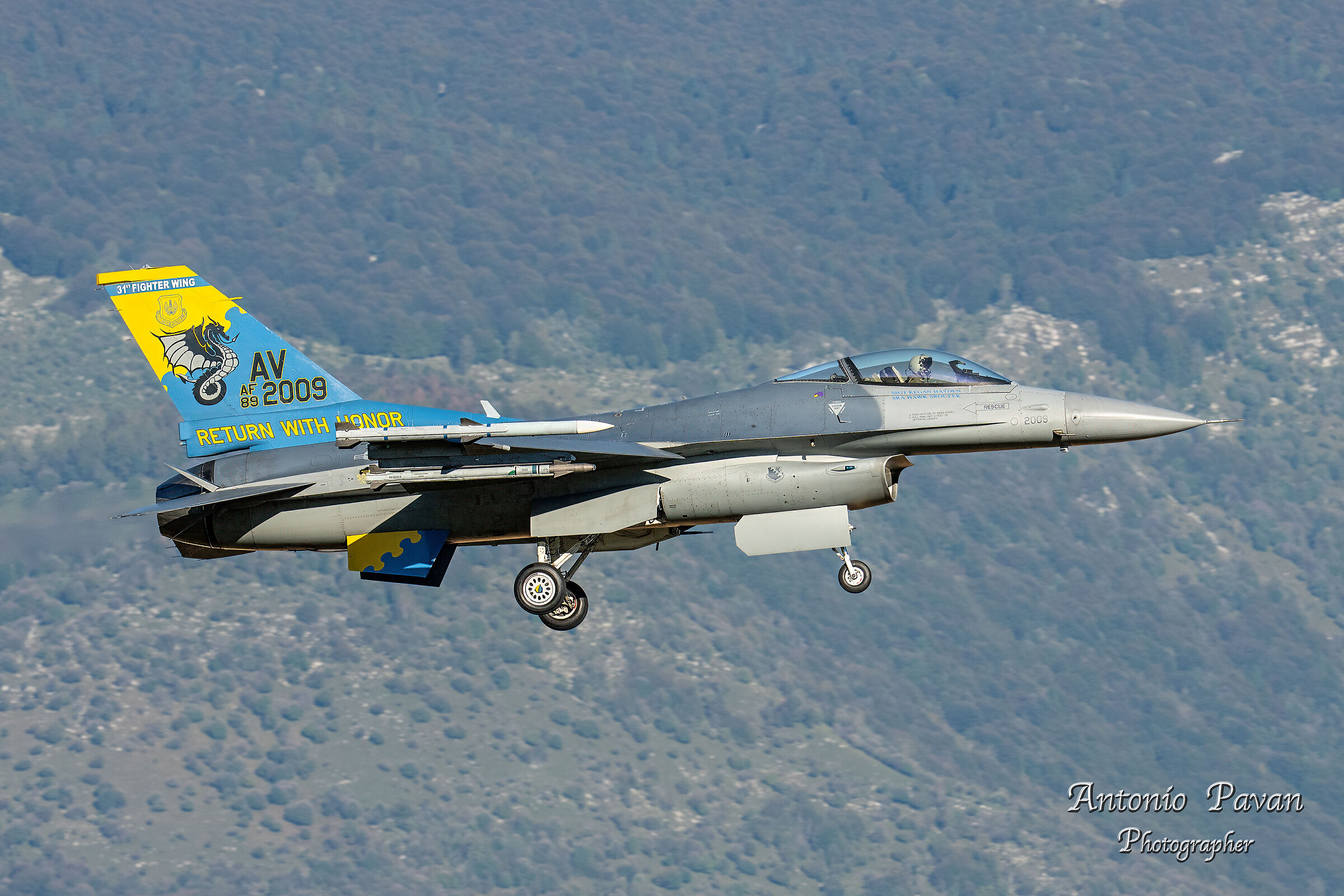 F16 AVIANO