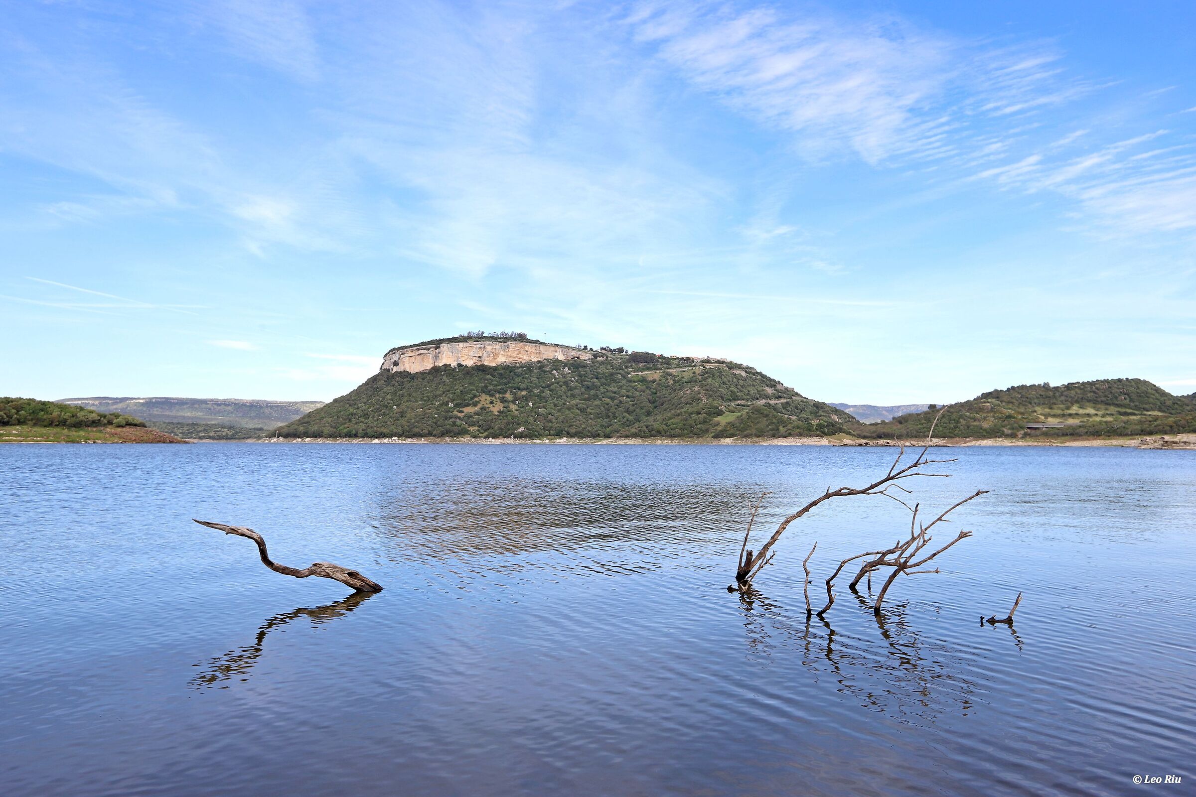 Sardegna, lago sul Temo e Monteleone Rocca Doria