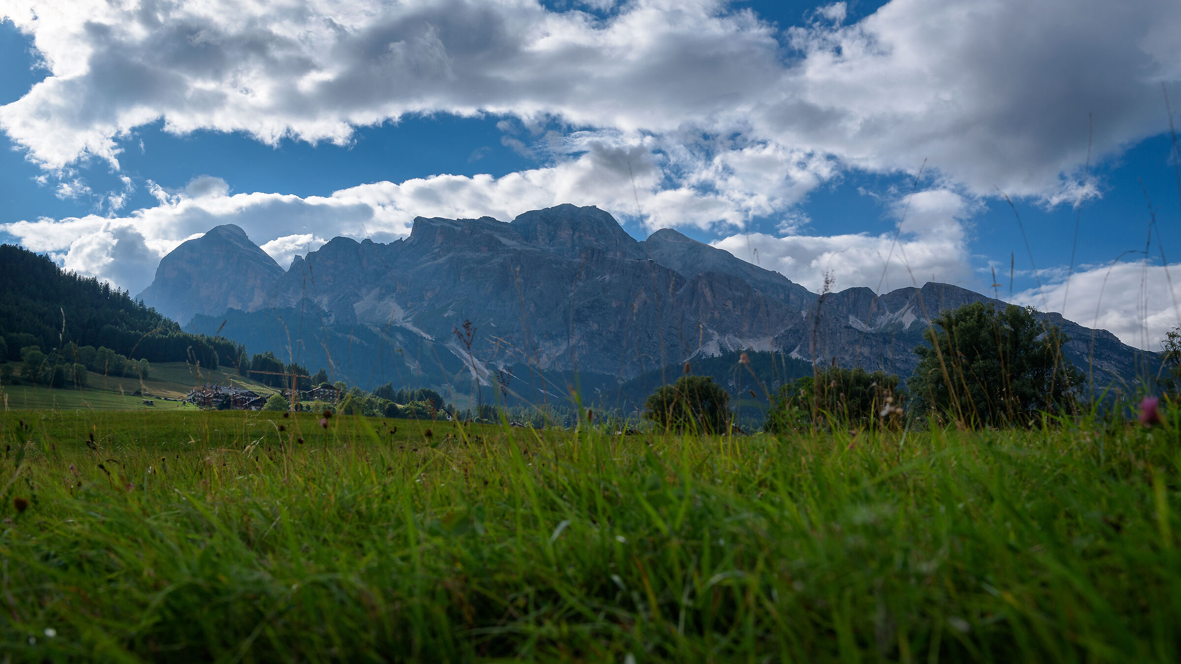 Cortina & surroundings