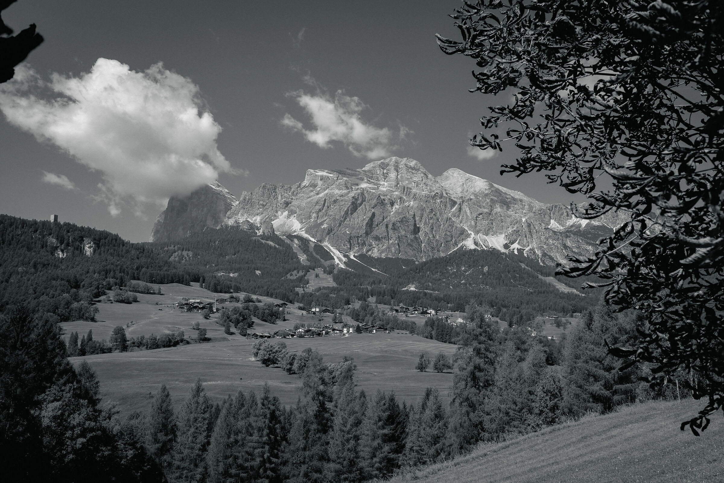 Cortina & surroundings
