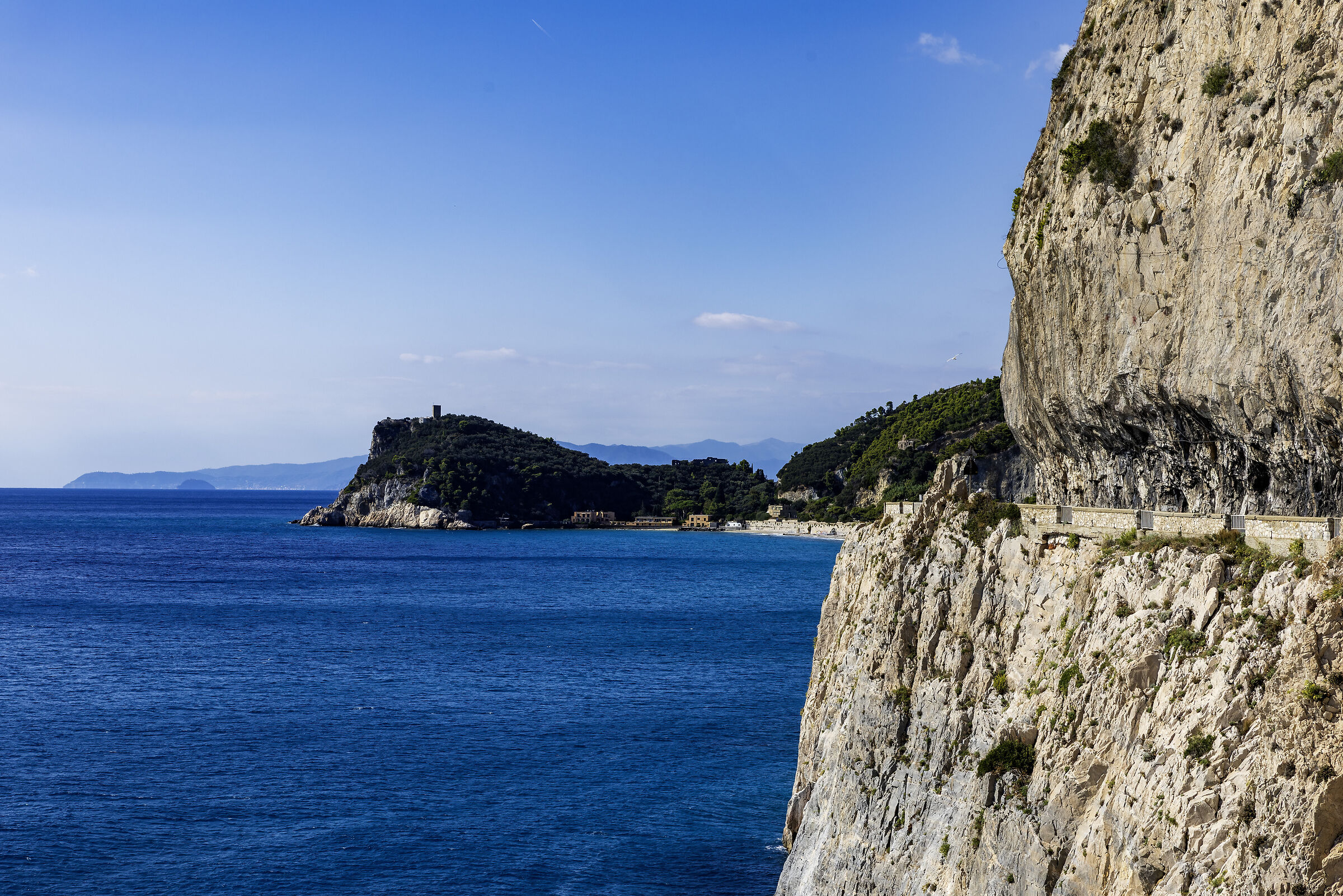 Capo Noli towards the Bay of the Saracens and Malpasso