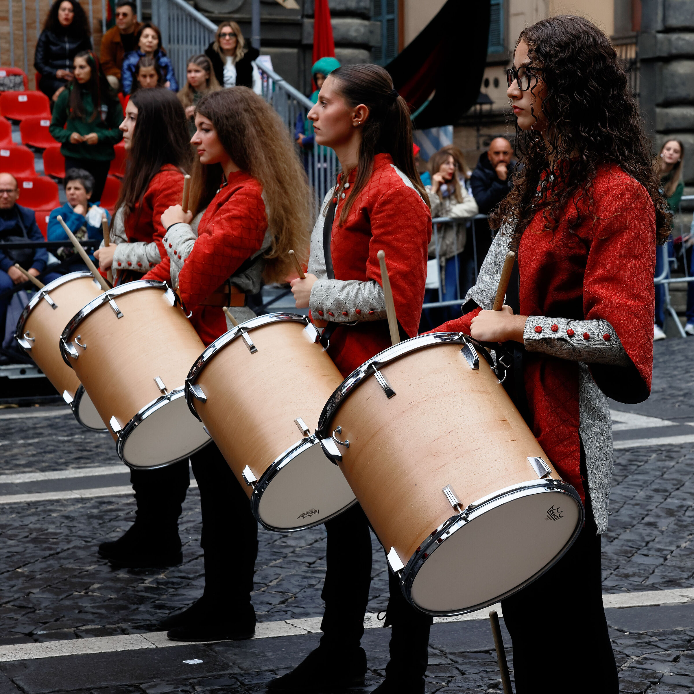 Miss tambourine girls