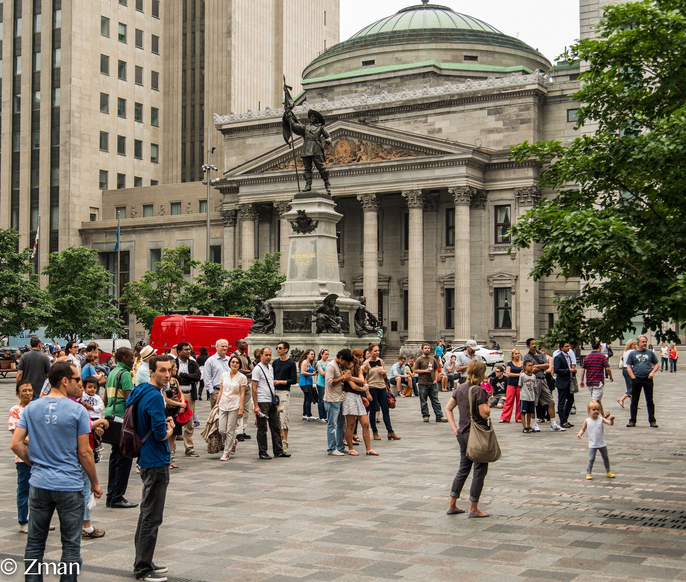 Folla Watching The Baby Dance