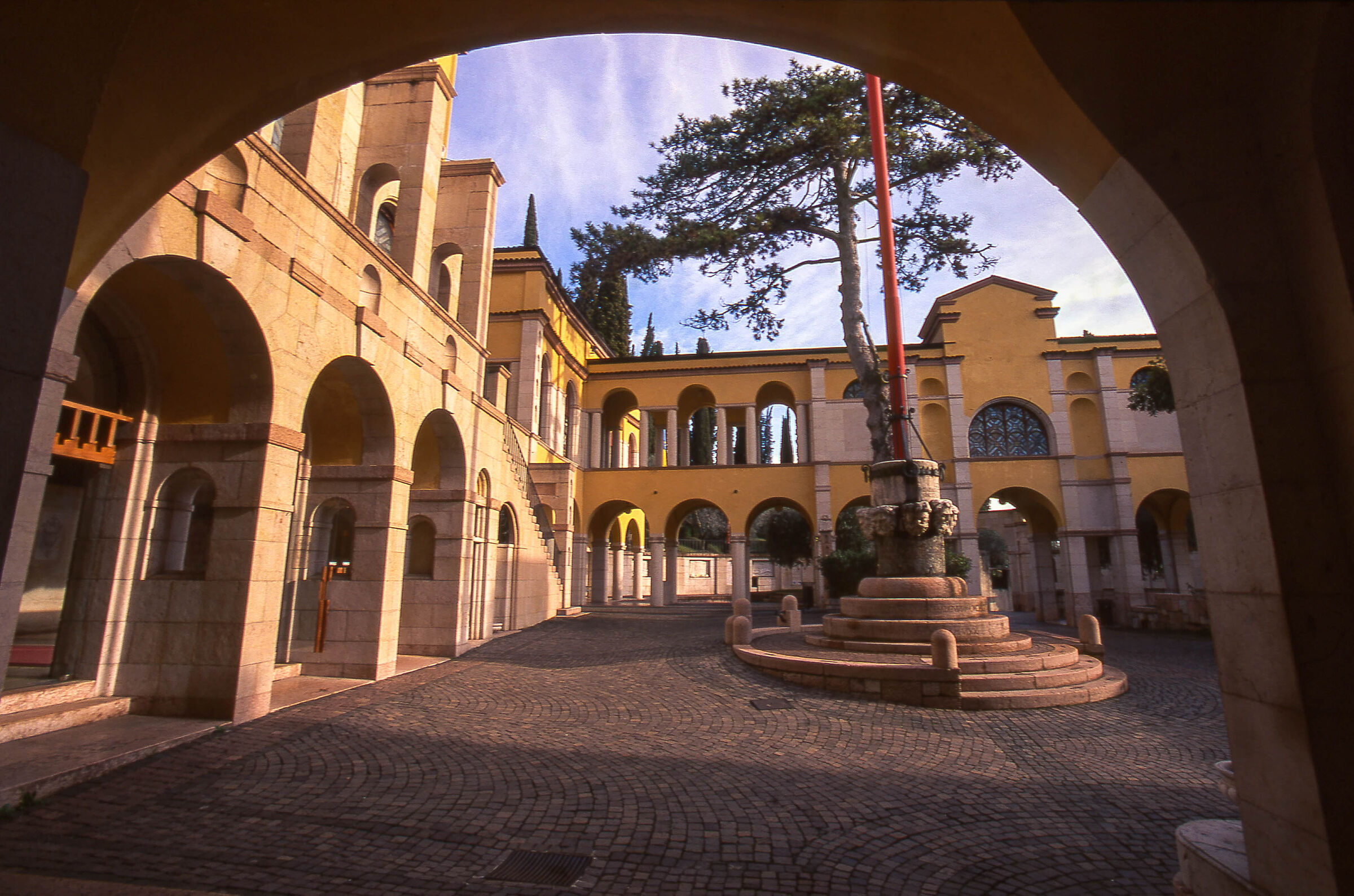 SC0RCIO THE VITTORIALE DEGLI ITALIANI