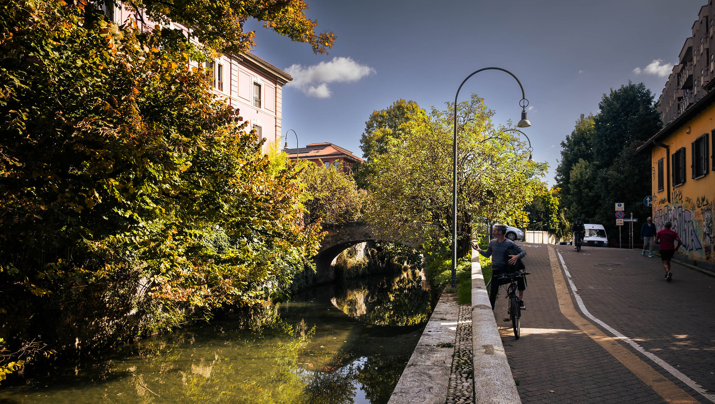 Milano Naviglio Martesana autunno