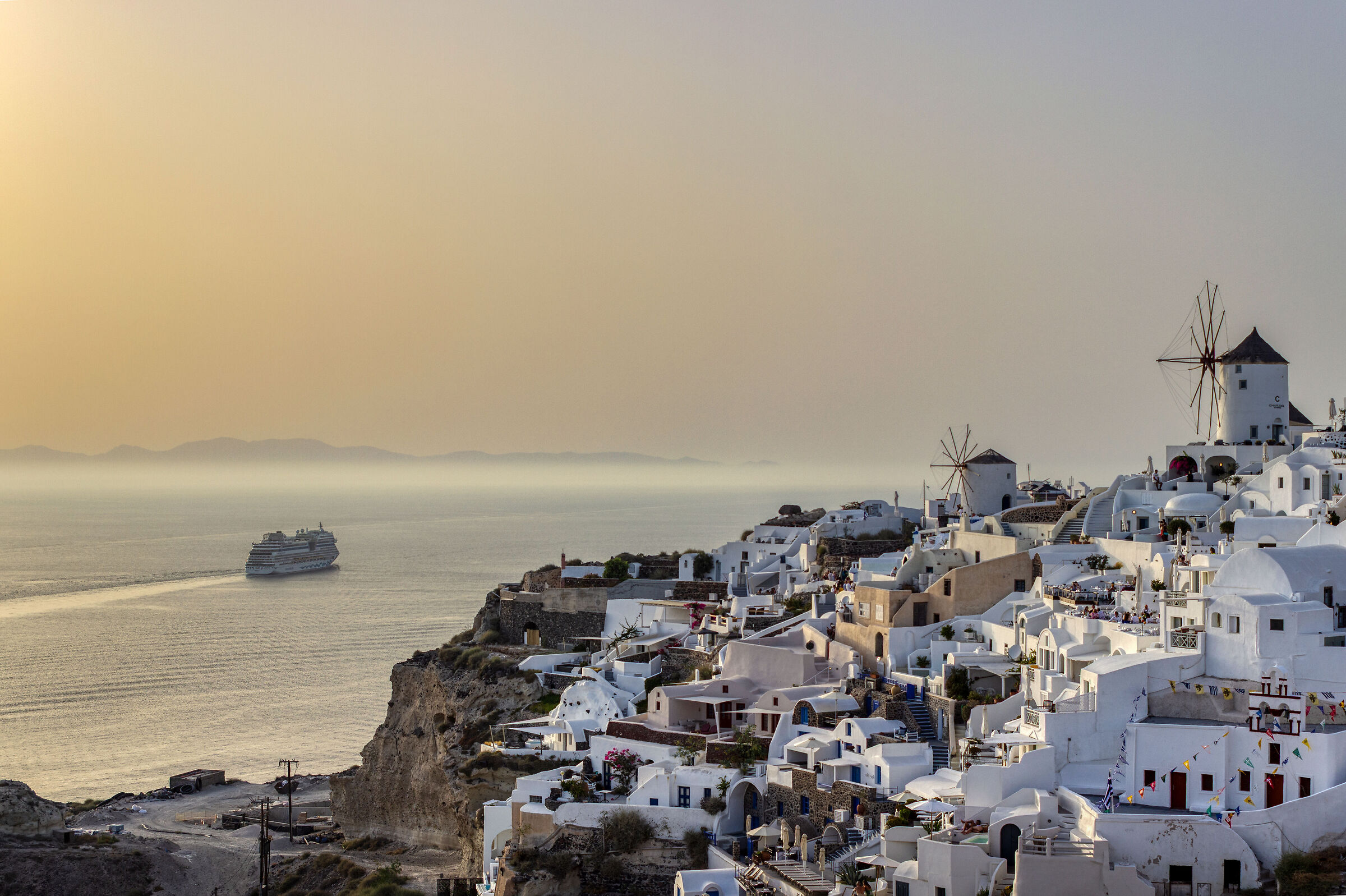 Santorini al tramonto