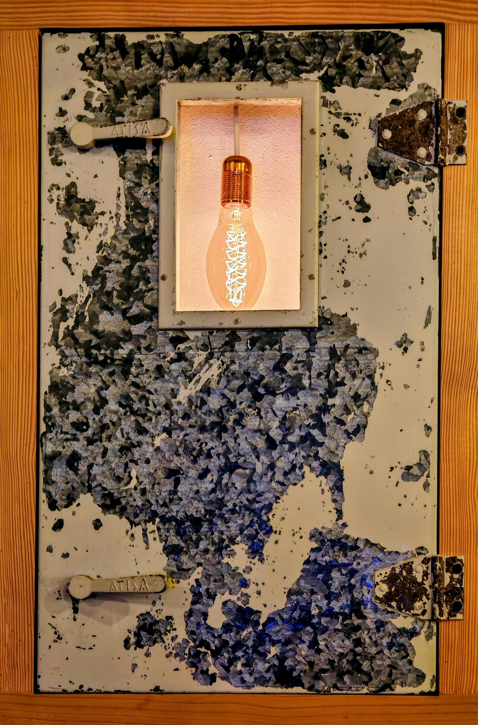 Between abstract and reality...