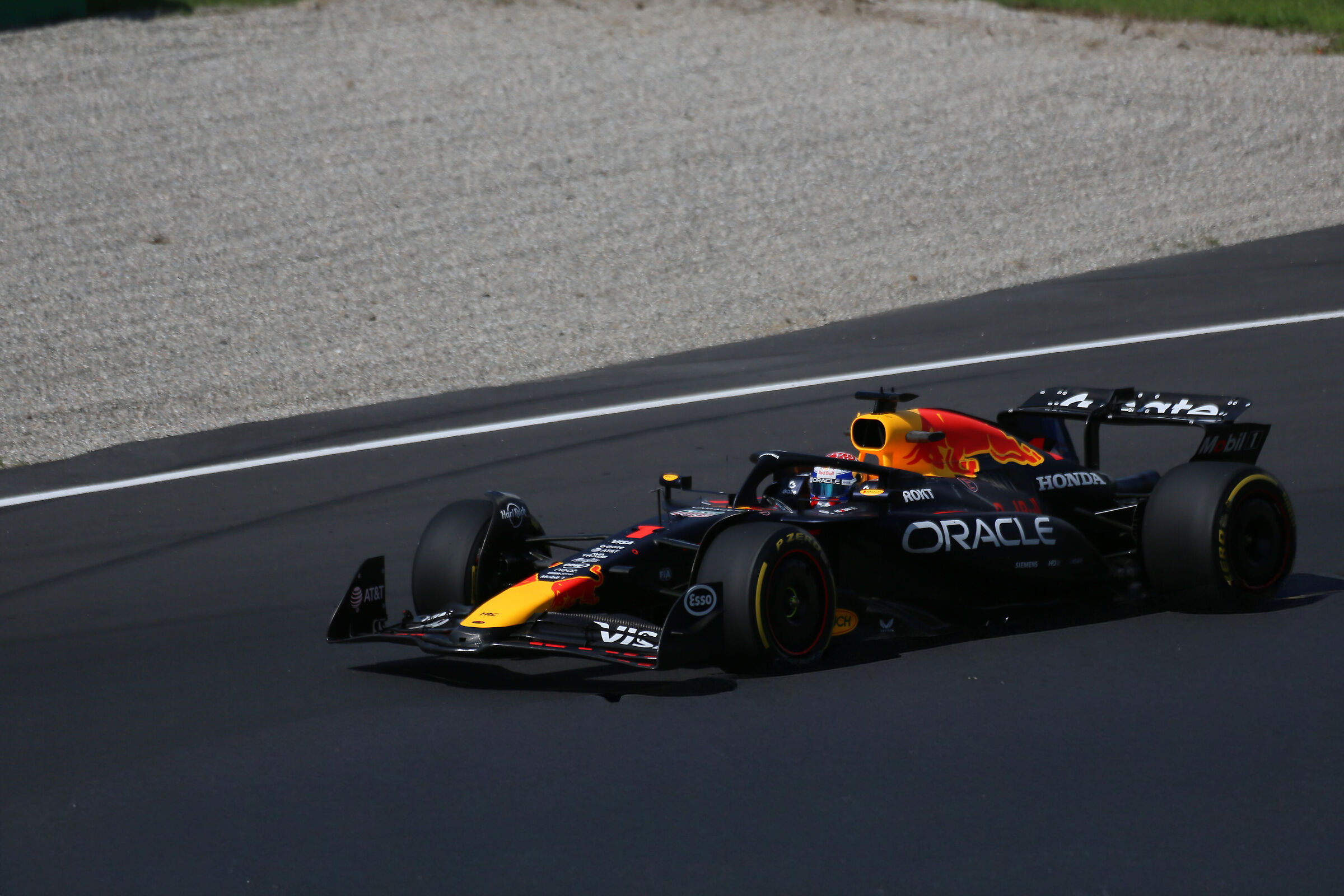 Max Verstappen rettilineo uscita ascari