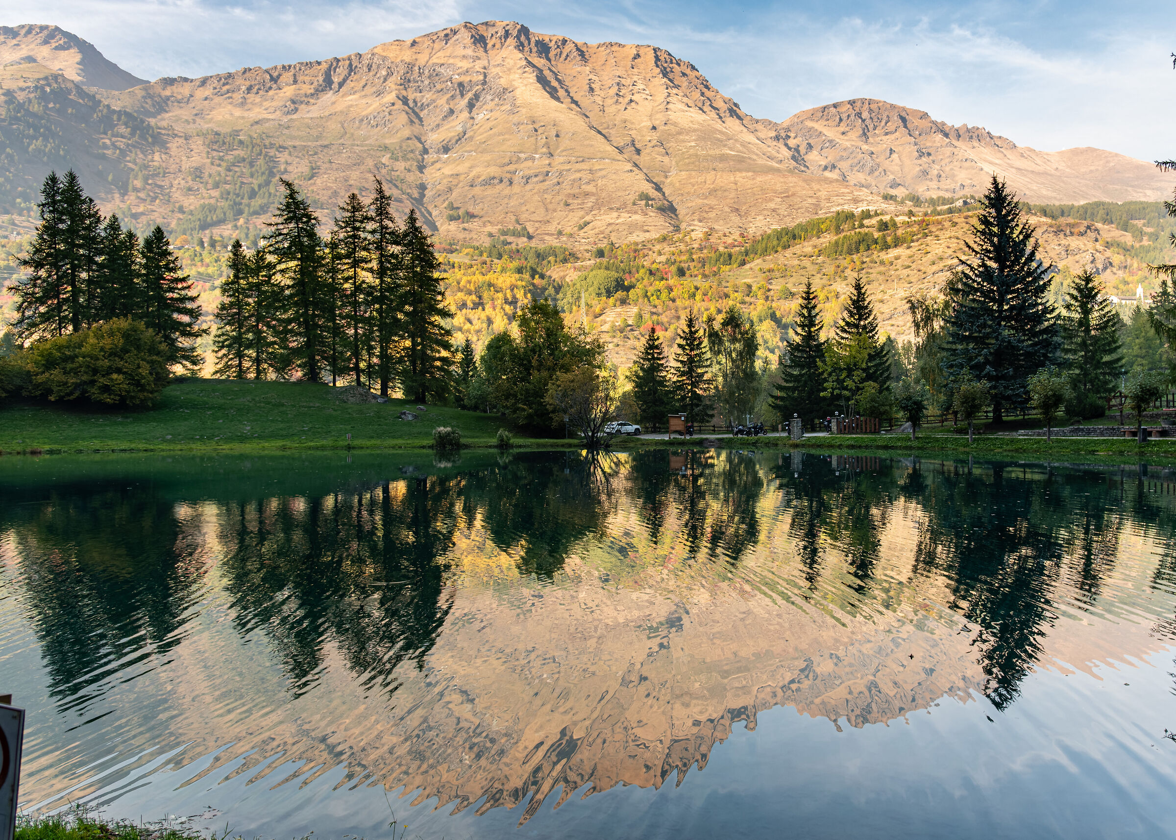 Usseaux - Lake Laux - Foliage - Reflections 1