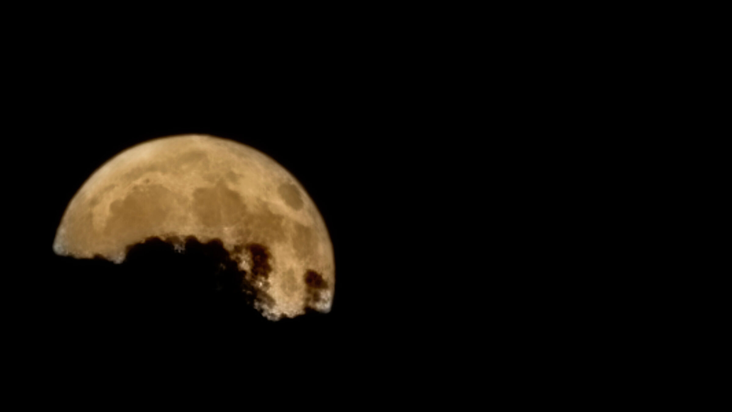 Spunta la Luna dal monte