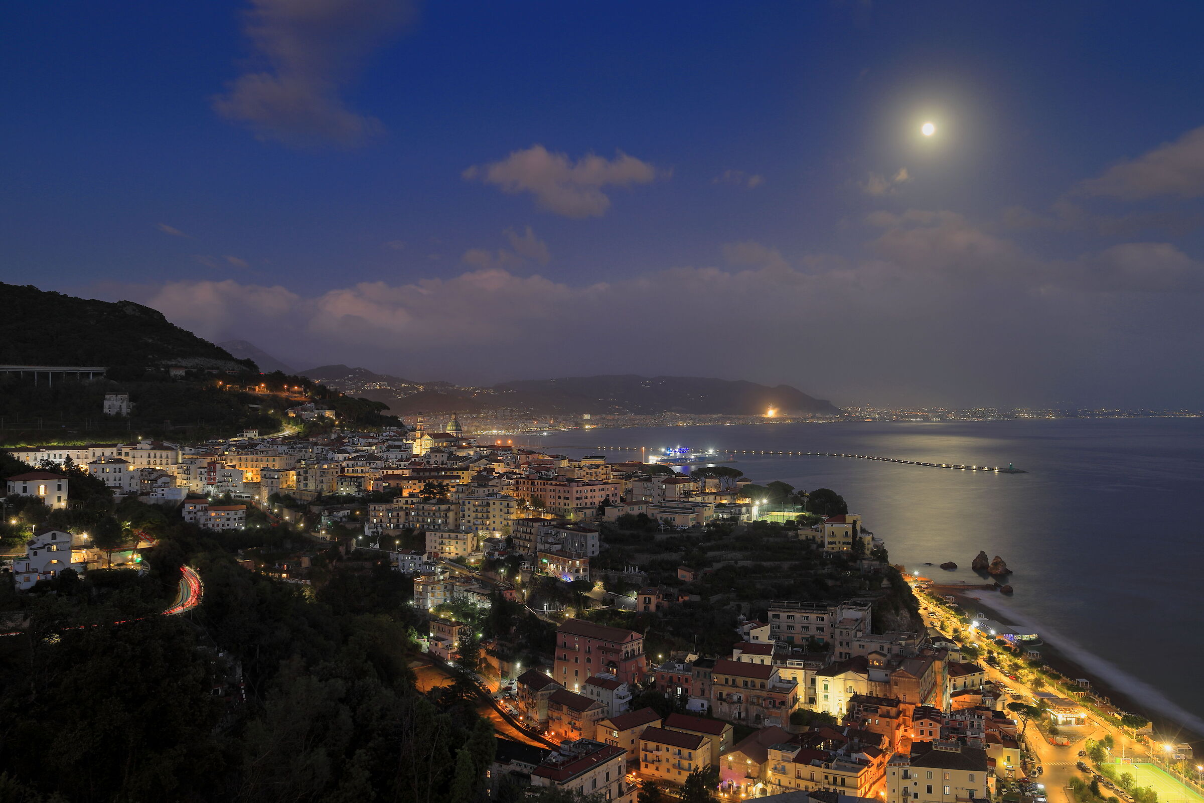 Vietri al chiaro di luna