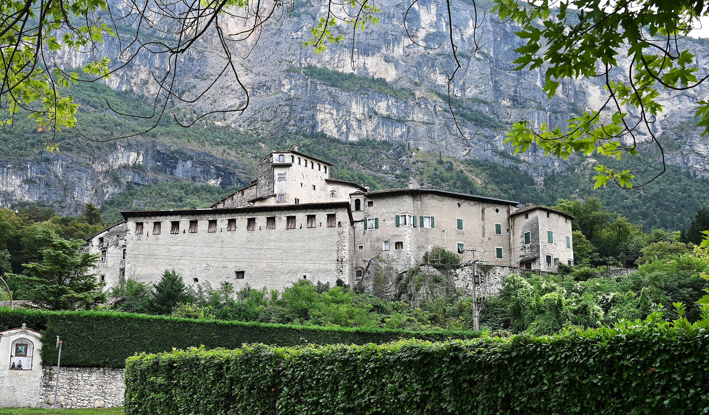 Castel Pietra.
