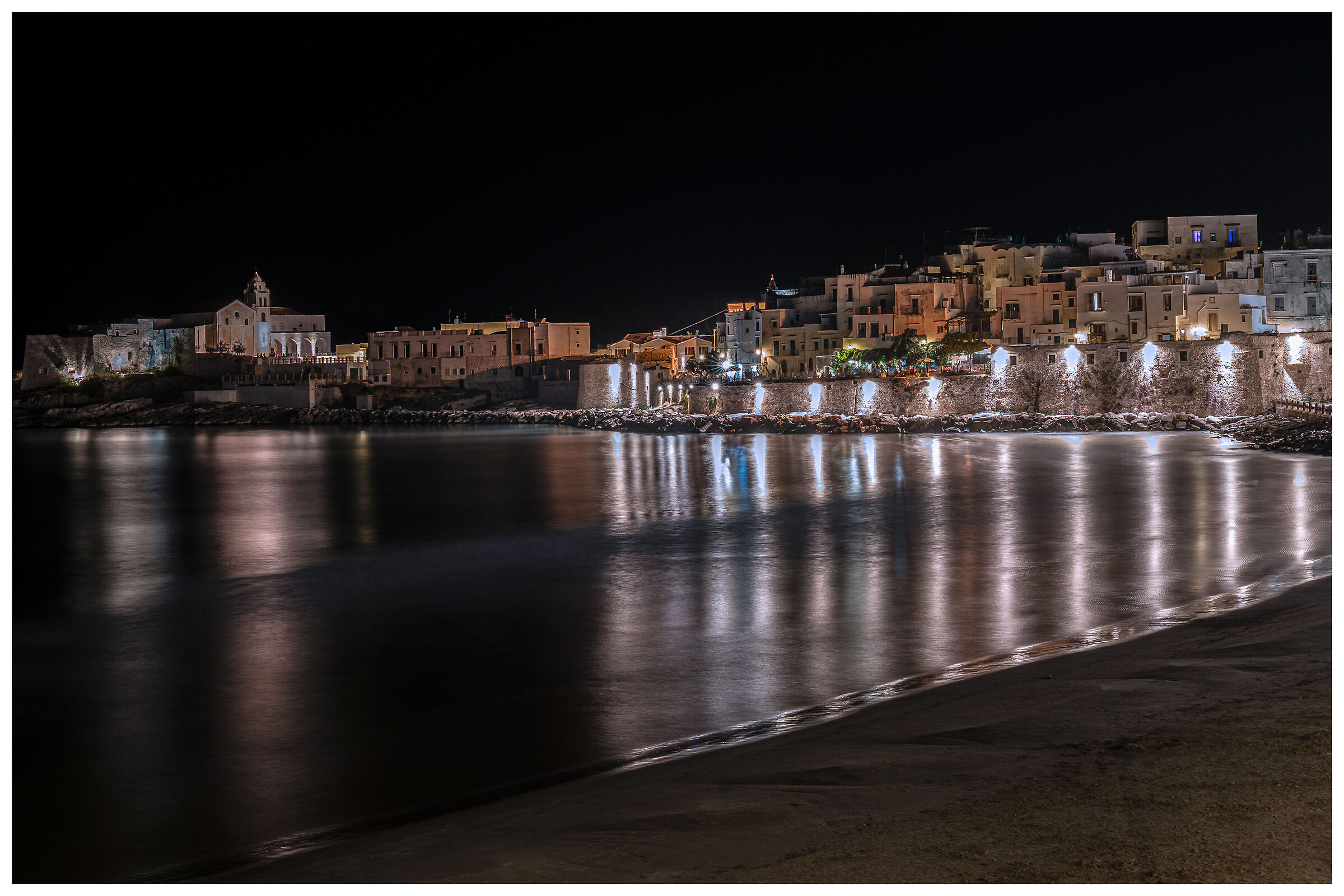 Vieste di notte