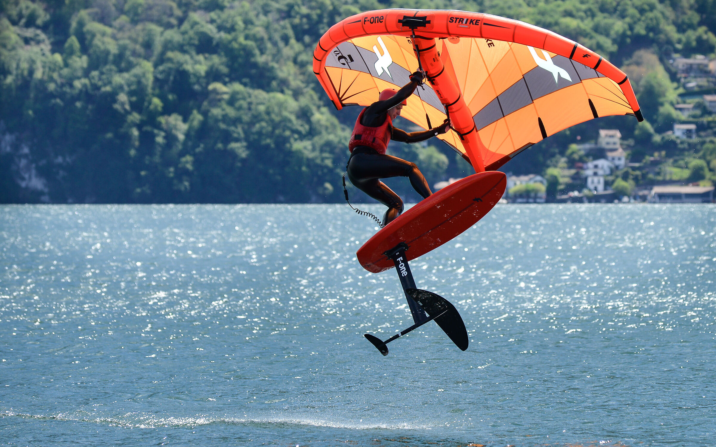 Surf-Foil Lake Lugano