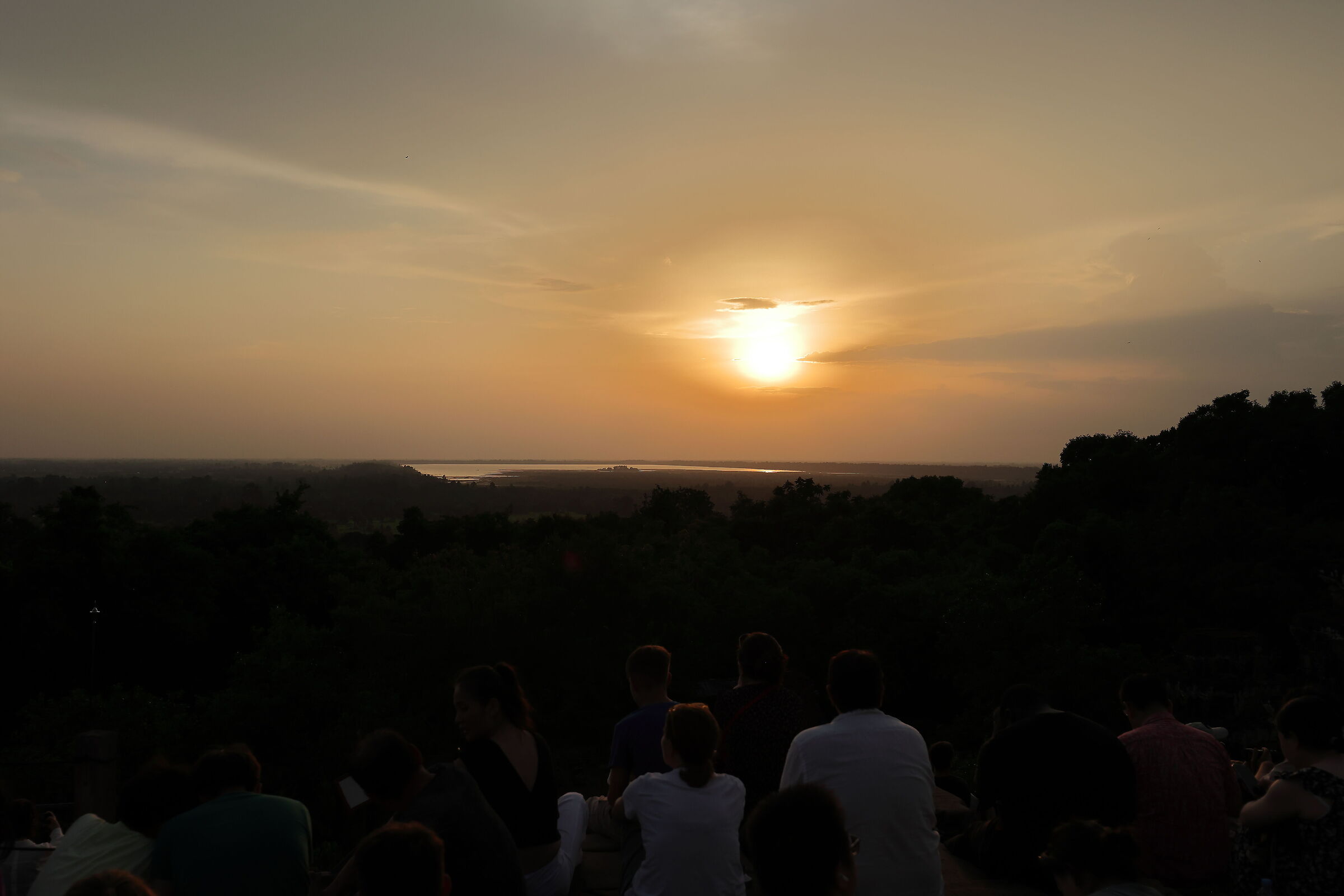 Waiting for the sunset from Phnom Bakheng Temple