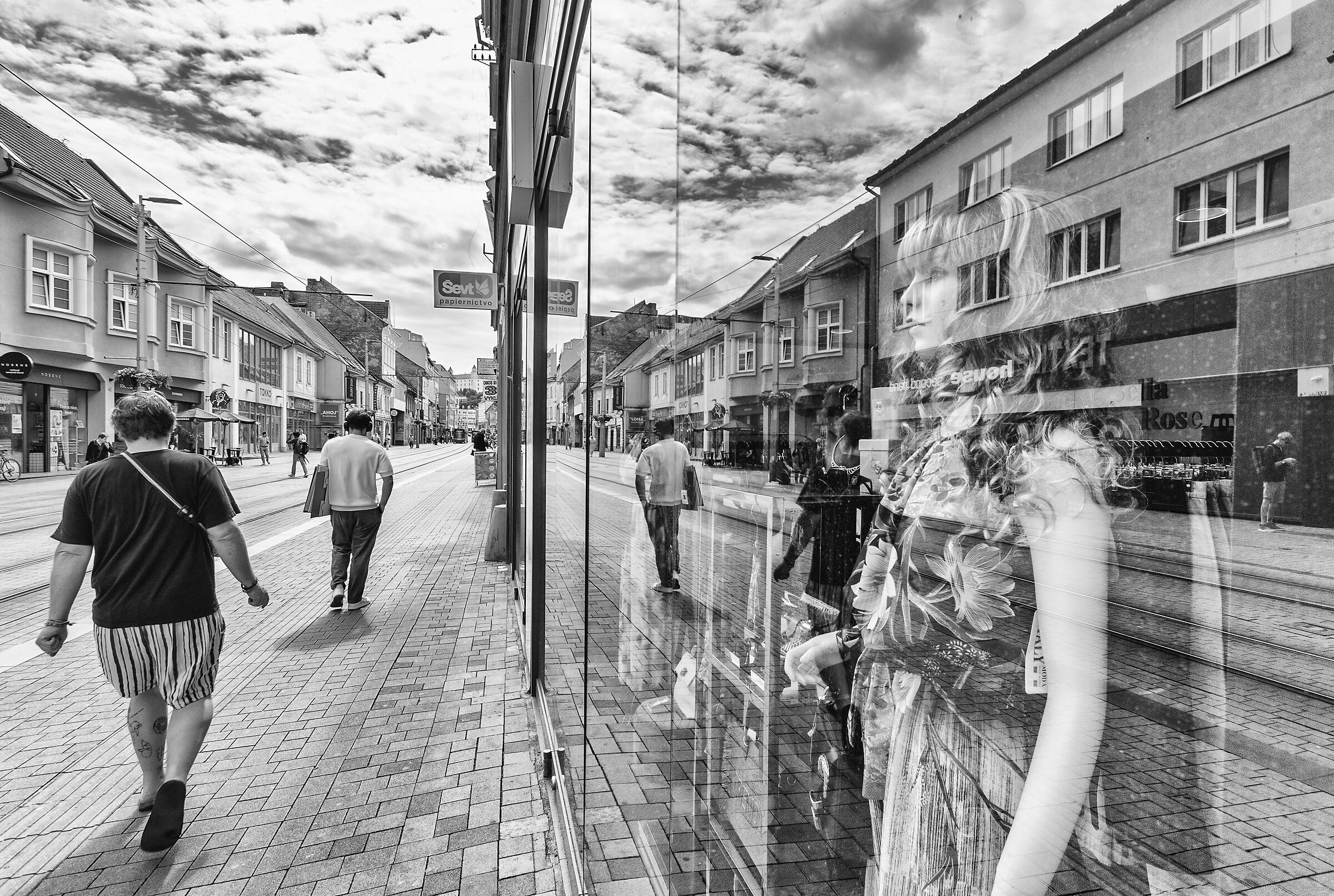 ...sola e abbandonata...