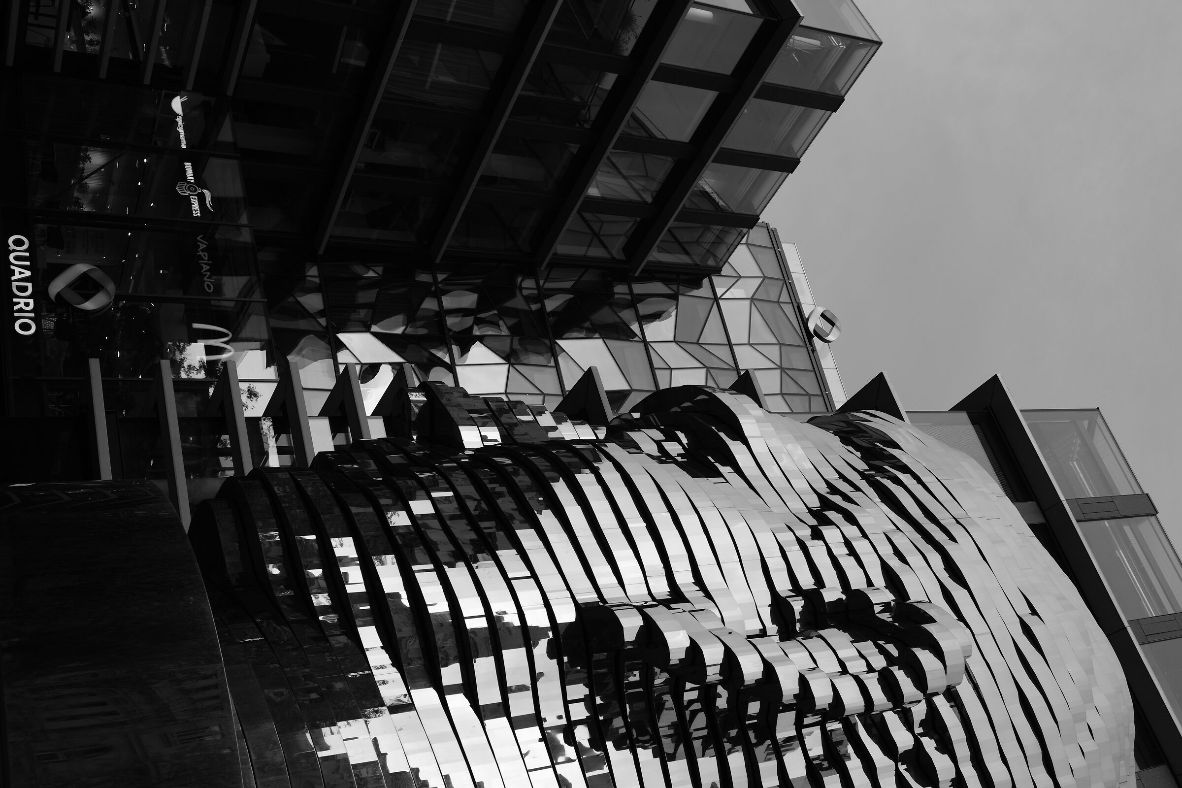 Uno sguardo nelle stanze (testa di Kafka) (Praga 2025)