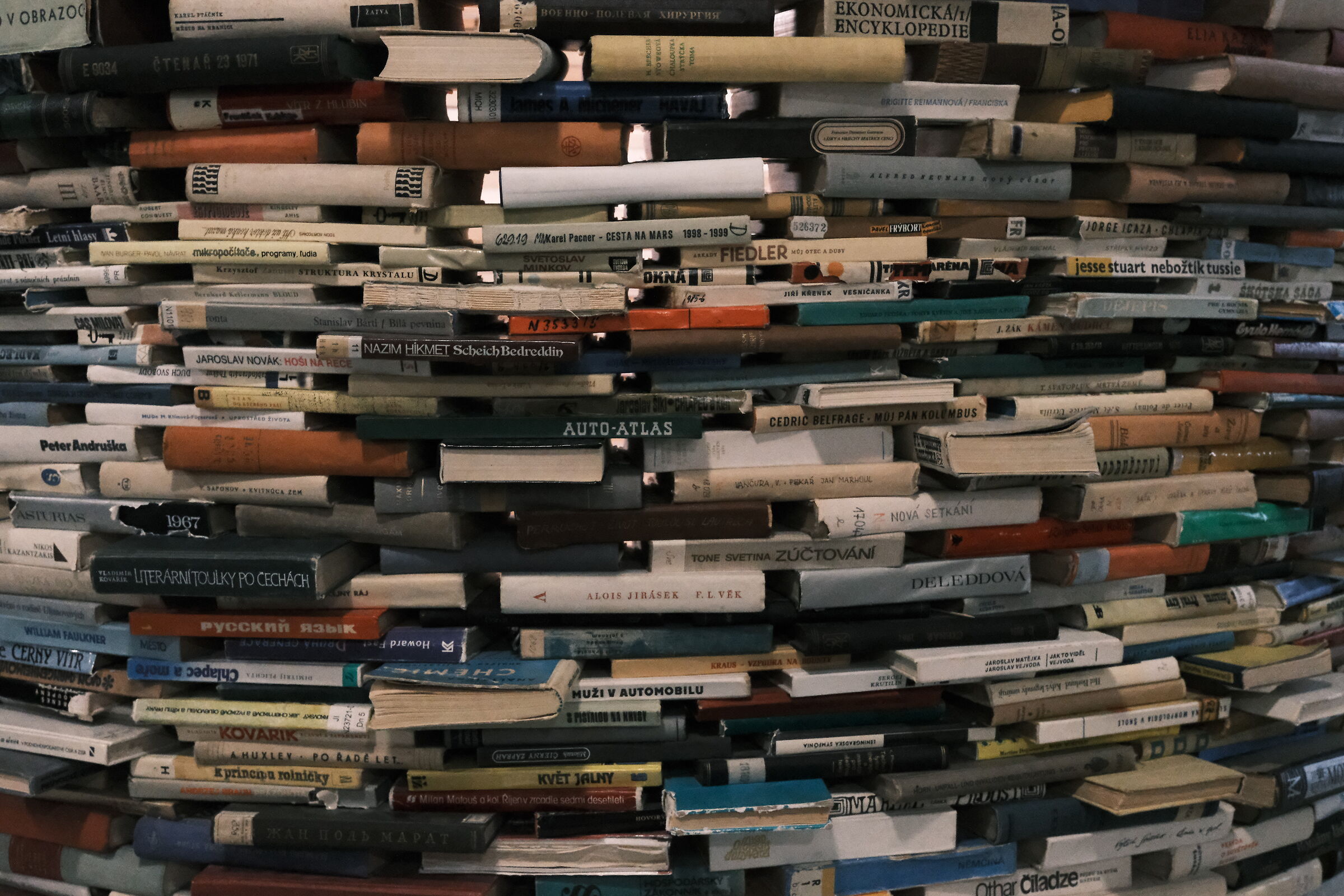 Idiom Installation... i mattoni che compongono il pozzo