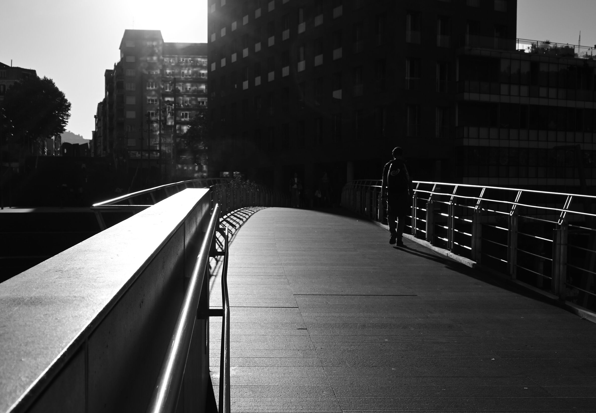 Bilbao - due passi controluce