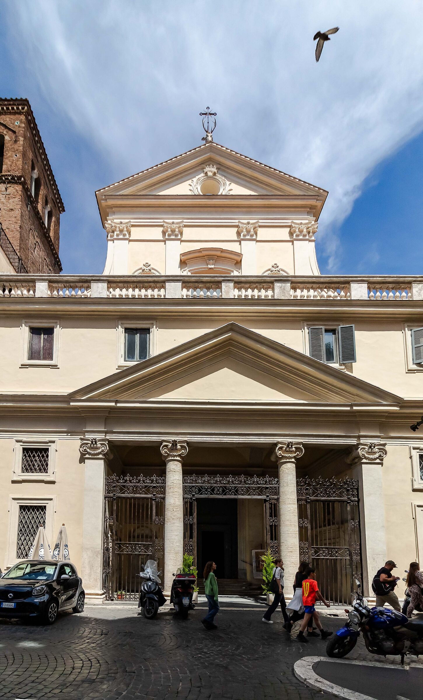 Basilica of Sant' Eustachio in Campo Marzio (30 photos)