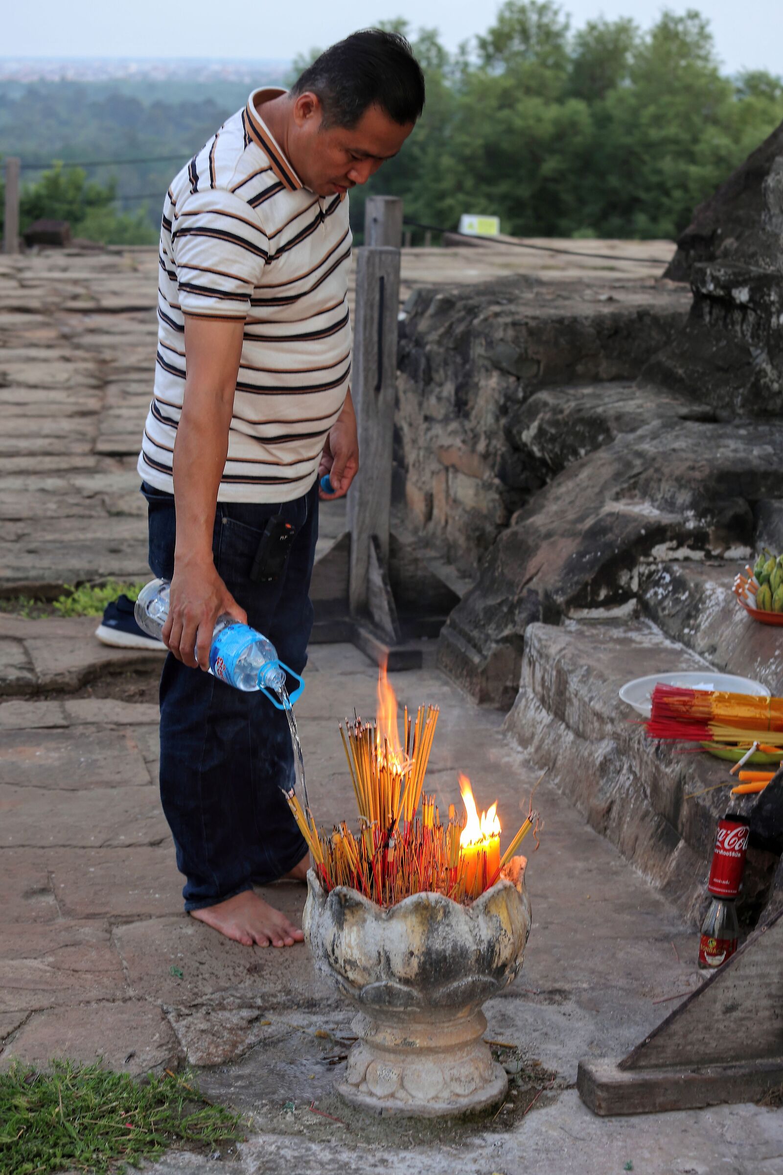 The cult of the water offering