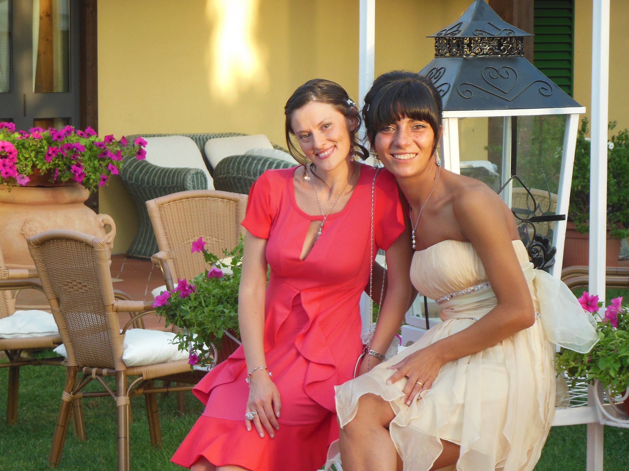 I'm lla woman in red