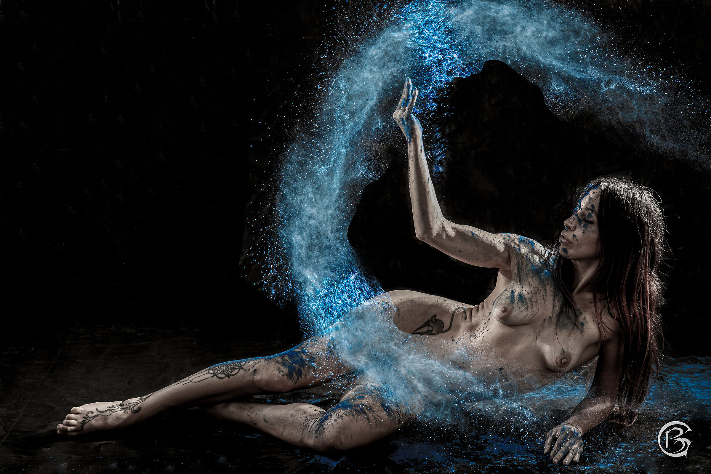 Experiment with colored powders