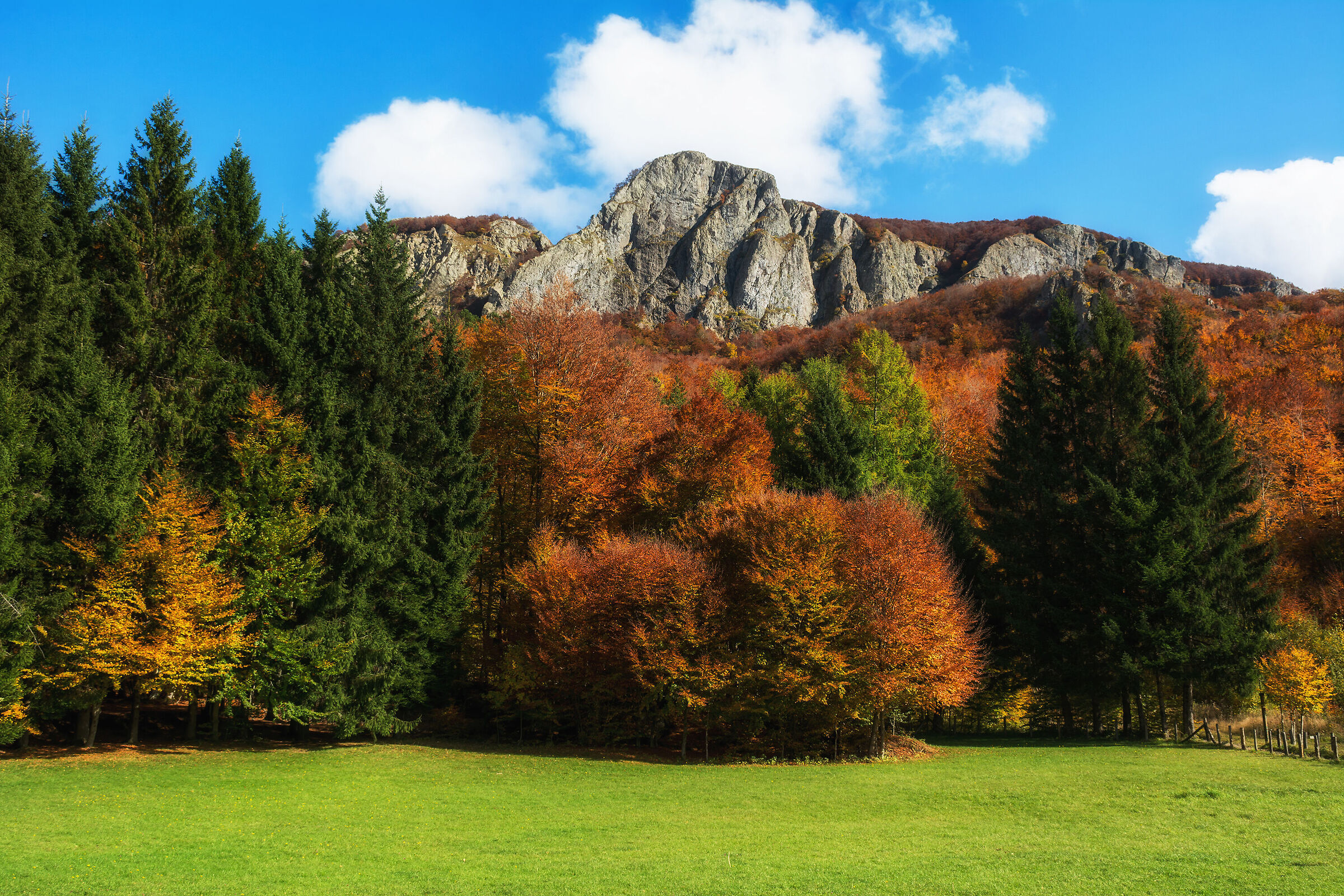 The Rocca del Prete and the autumn colors