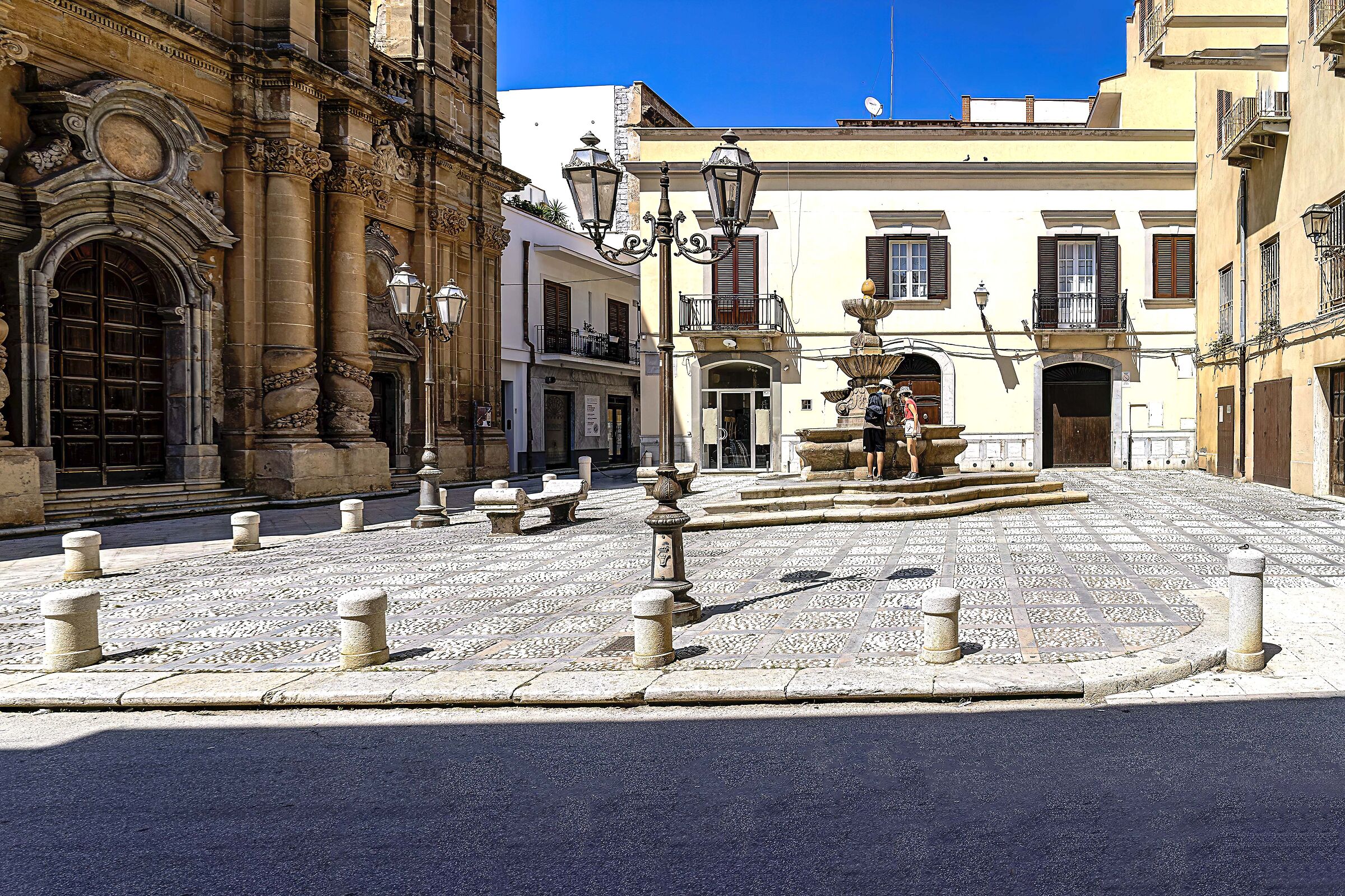 Marsala square of Purgatory with fountain