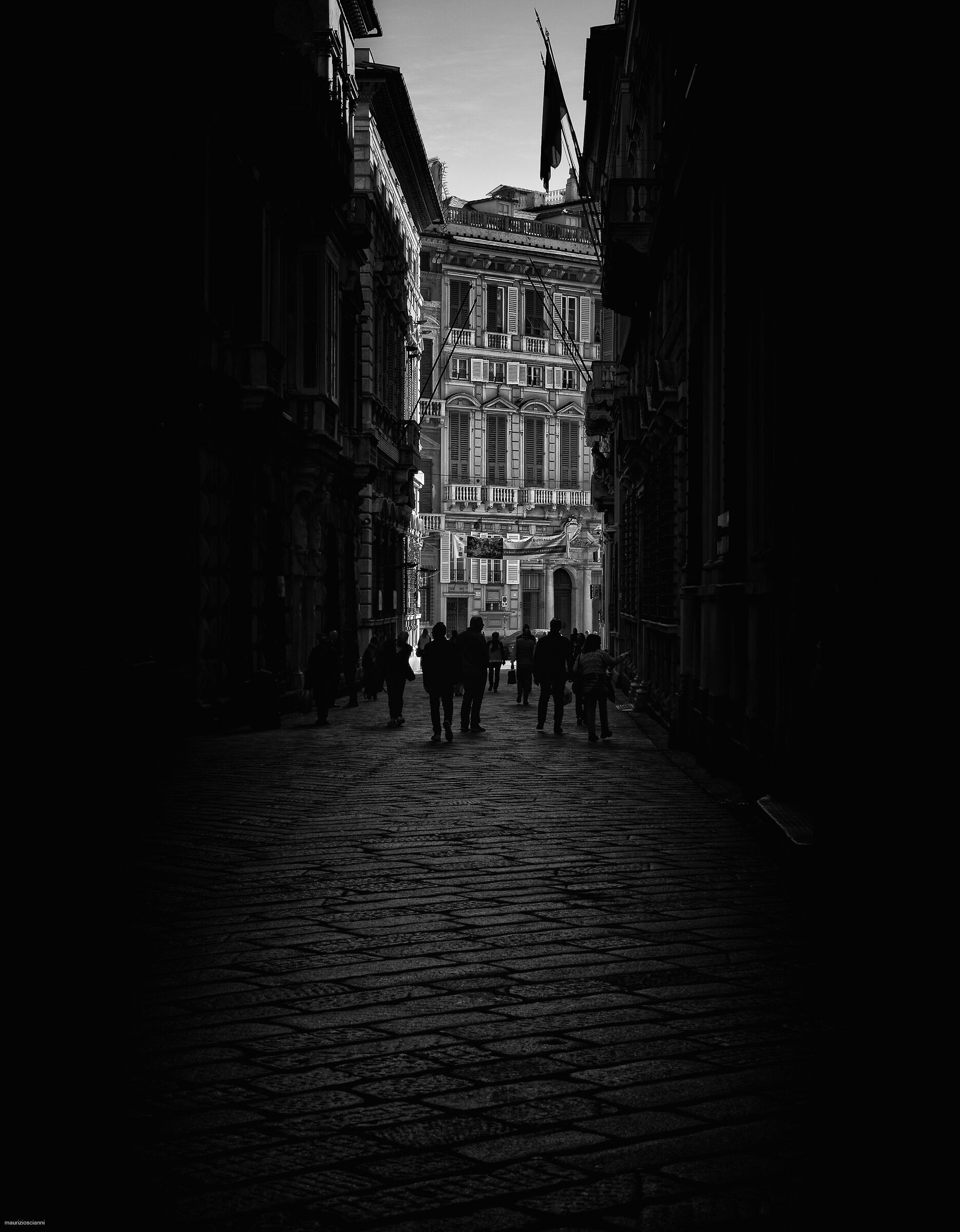 "y love caruggi"..vicoli di Genova