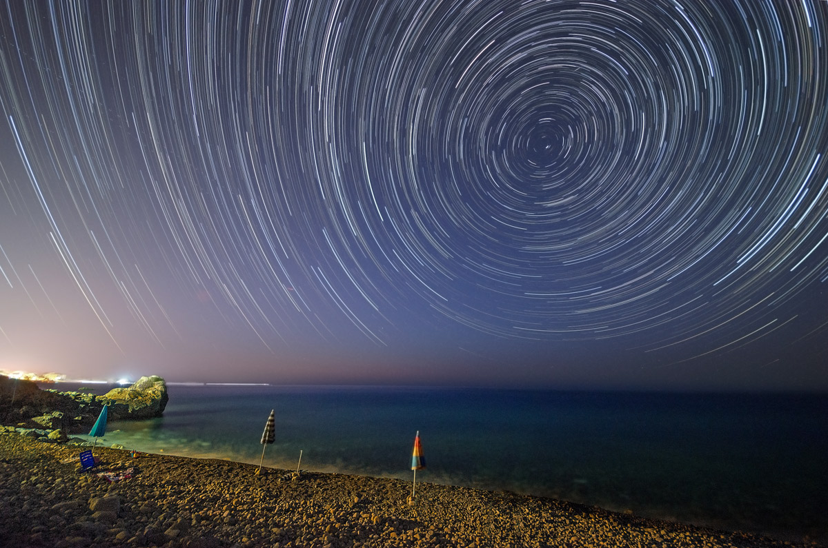 Try Startrail - 200 increments of 30 seconds ...