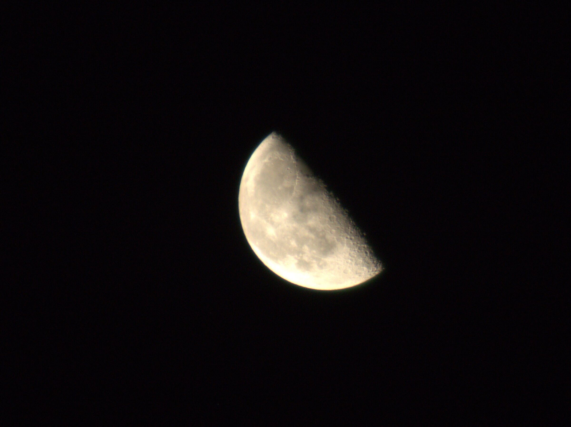 Luna 07 agosto 2023 23:54