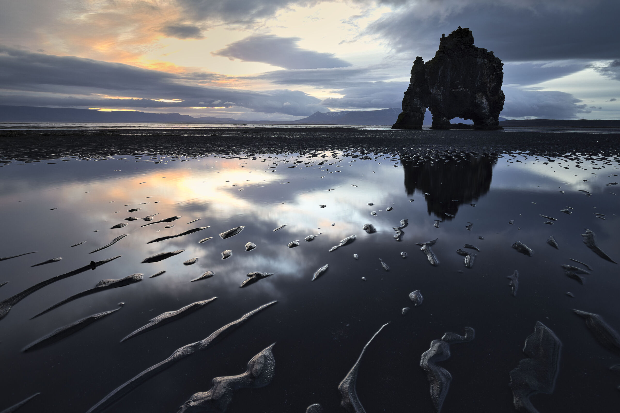 I see you, you arise - Hvitserkur