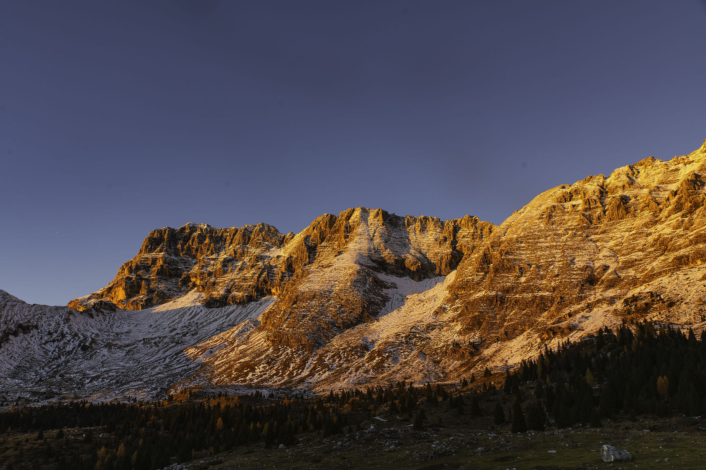 Tramonto sul Jof del Montasio , alpi Giulie